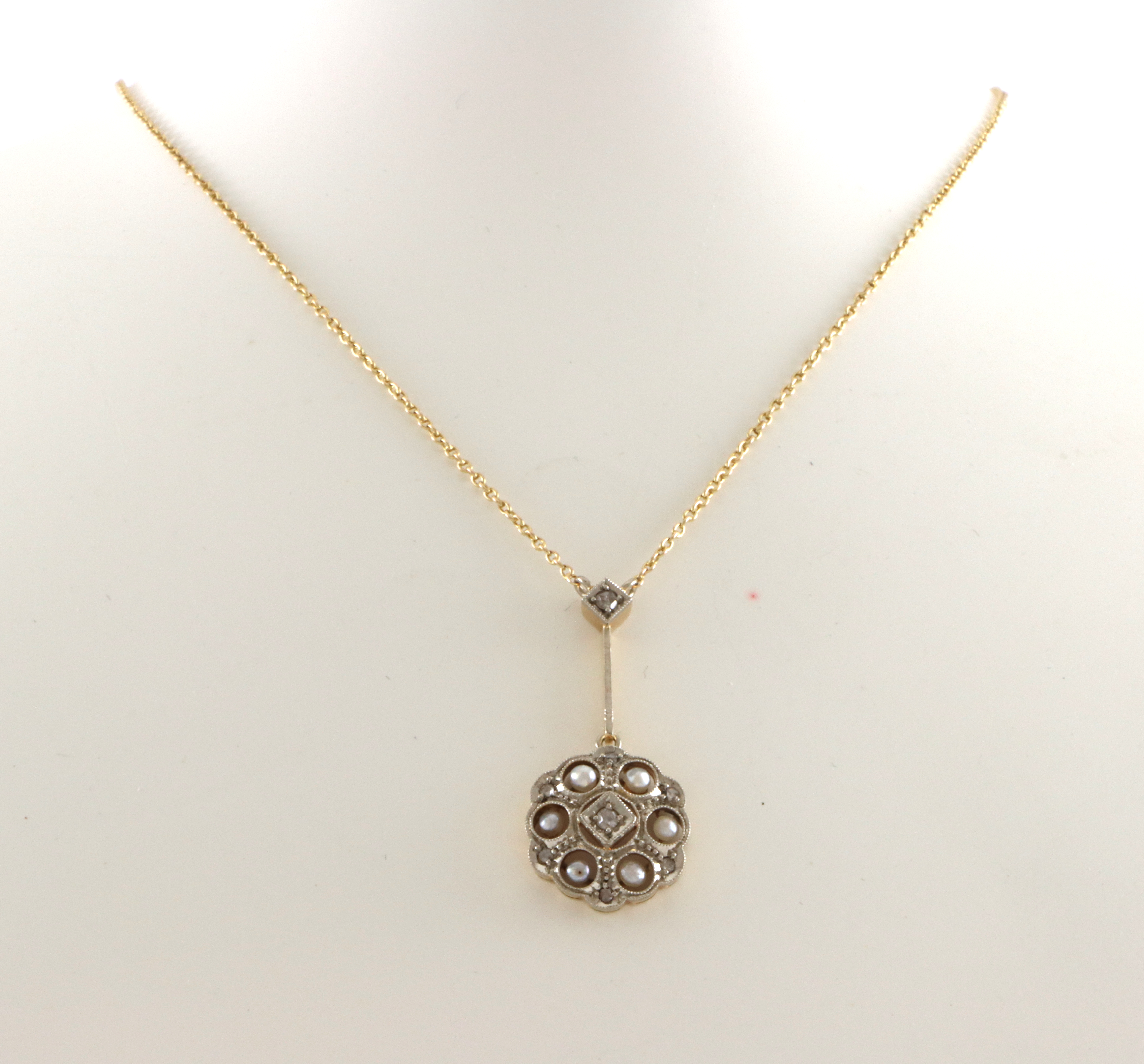 Nydelig antikk halssmykker med små roseslipte diamanter og perler