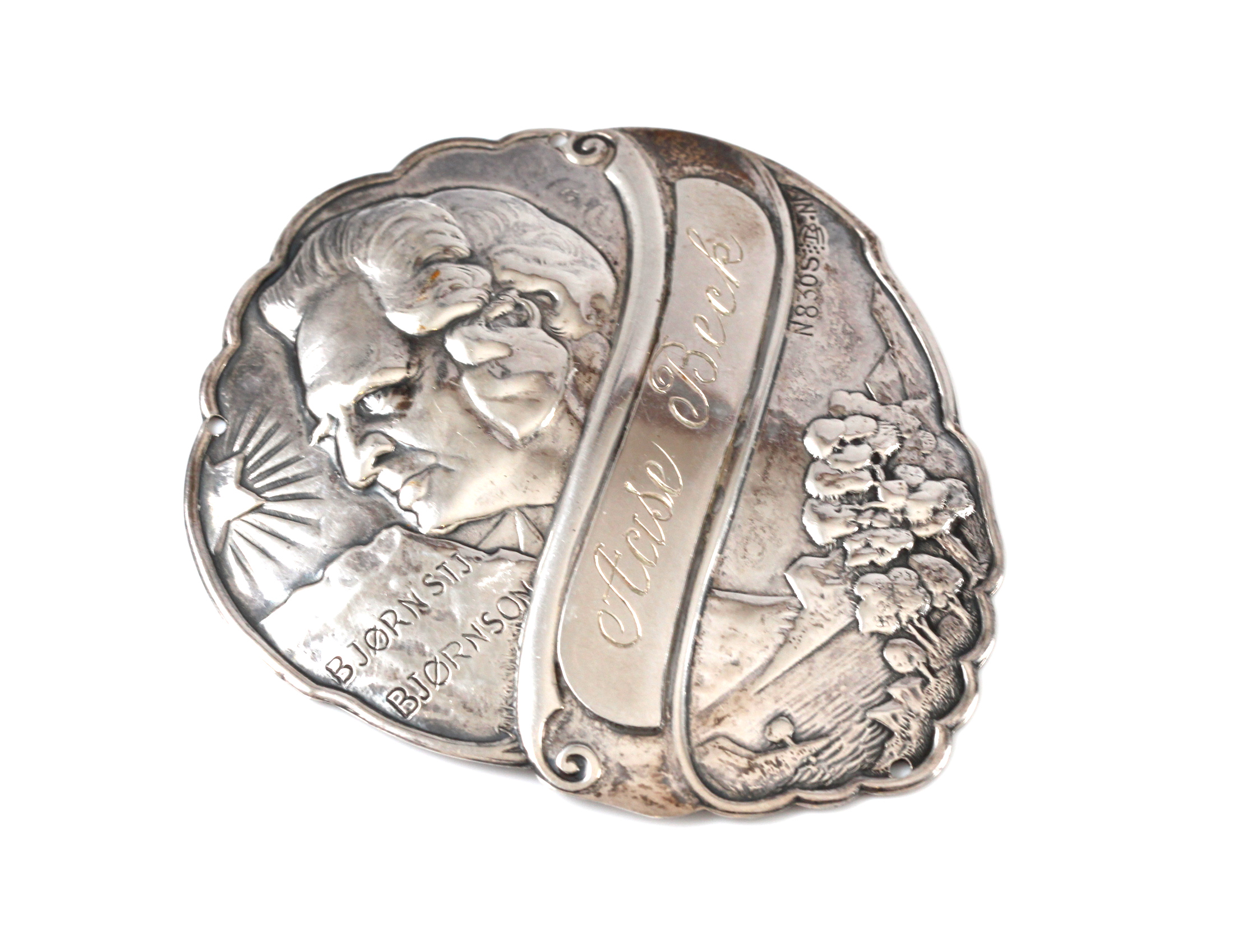 Frakkeskjold i sølv