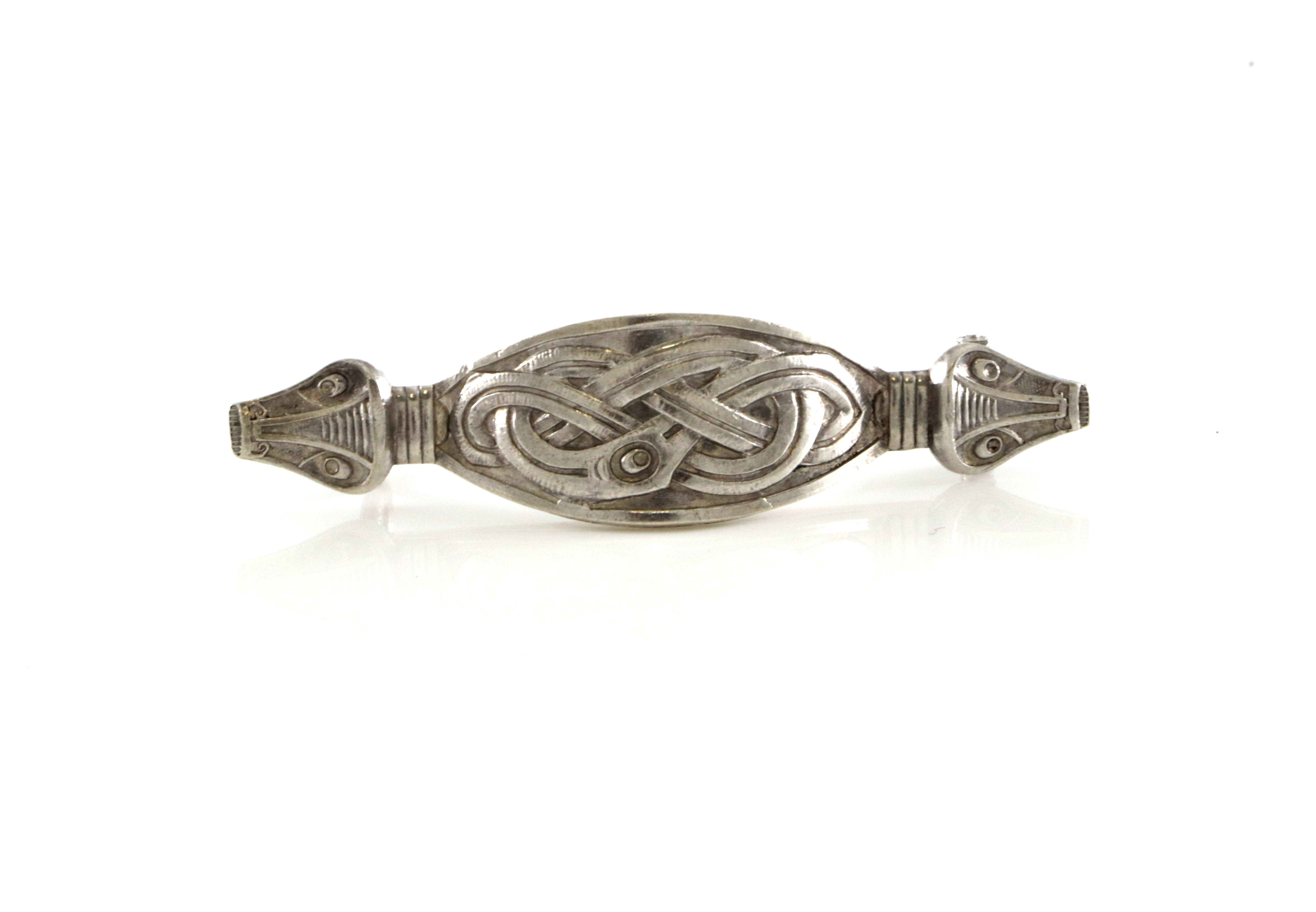 Nasjonalromantiske brosjer i sølv