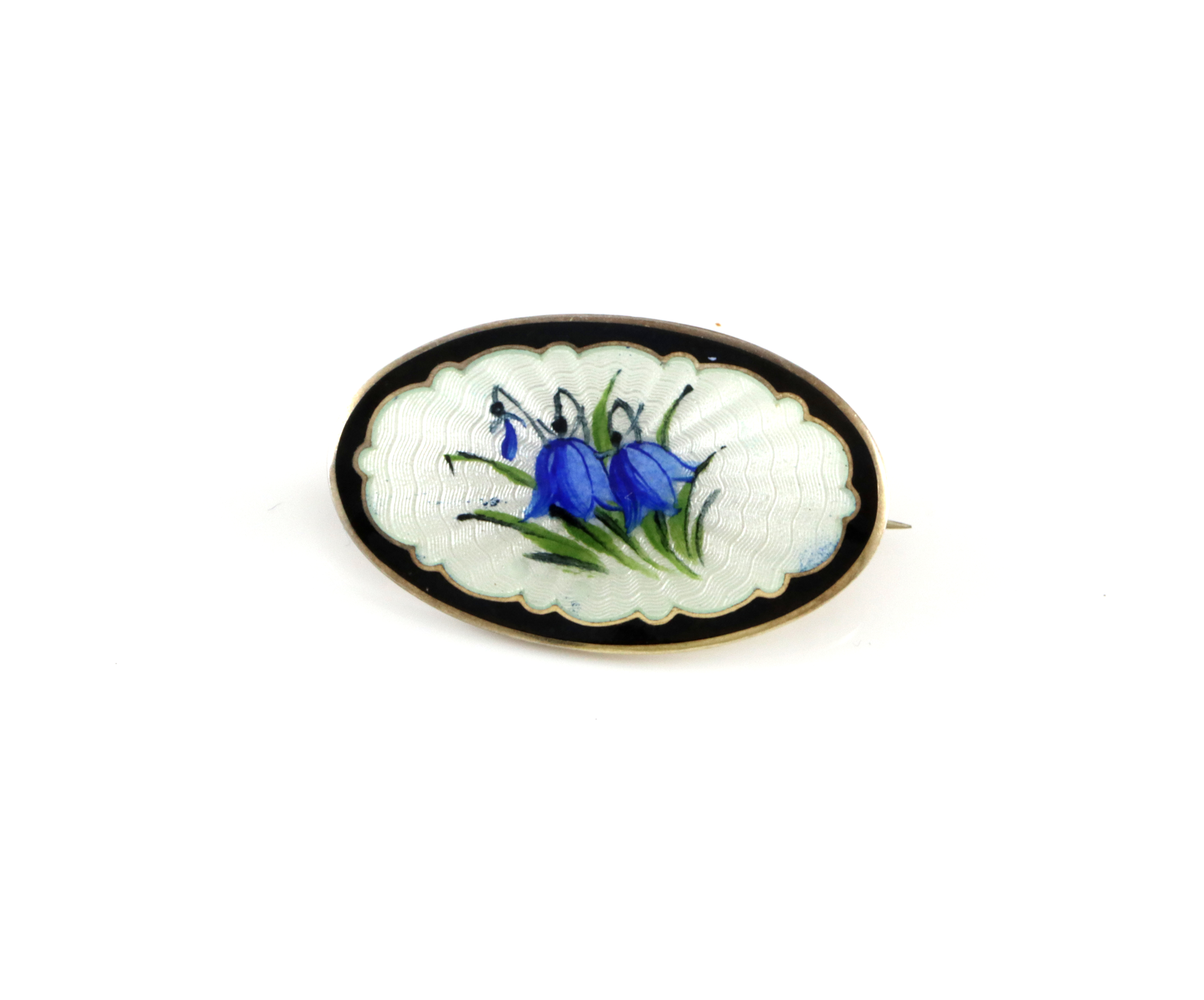 Emaljert brosje i sølv