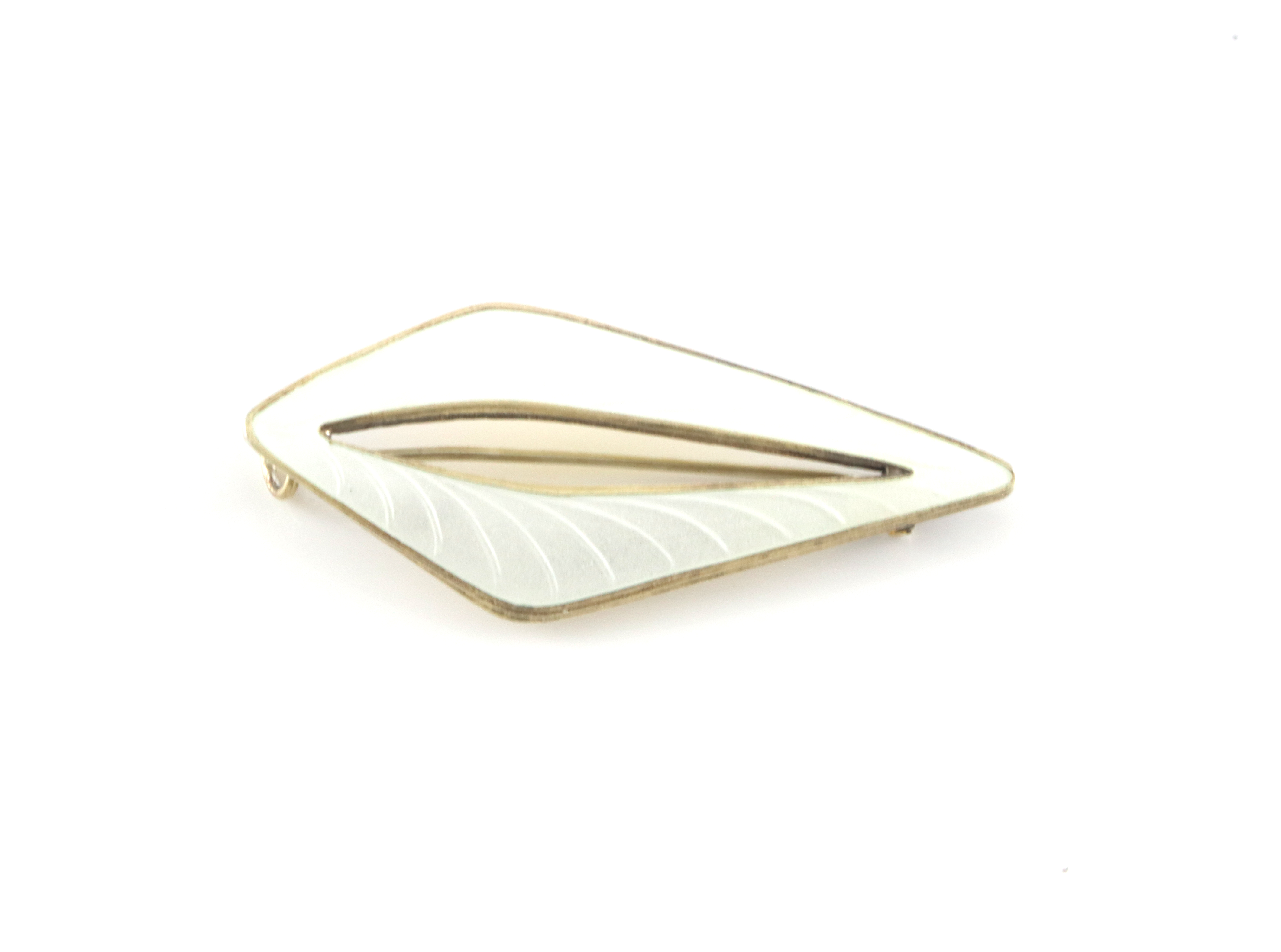 Emaljert brosje i sølv