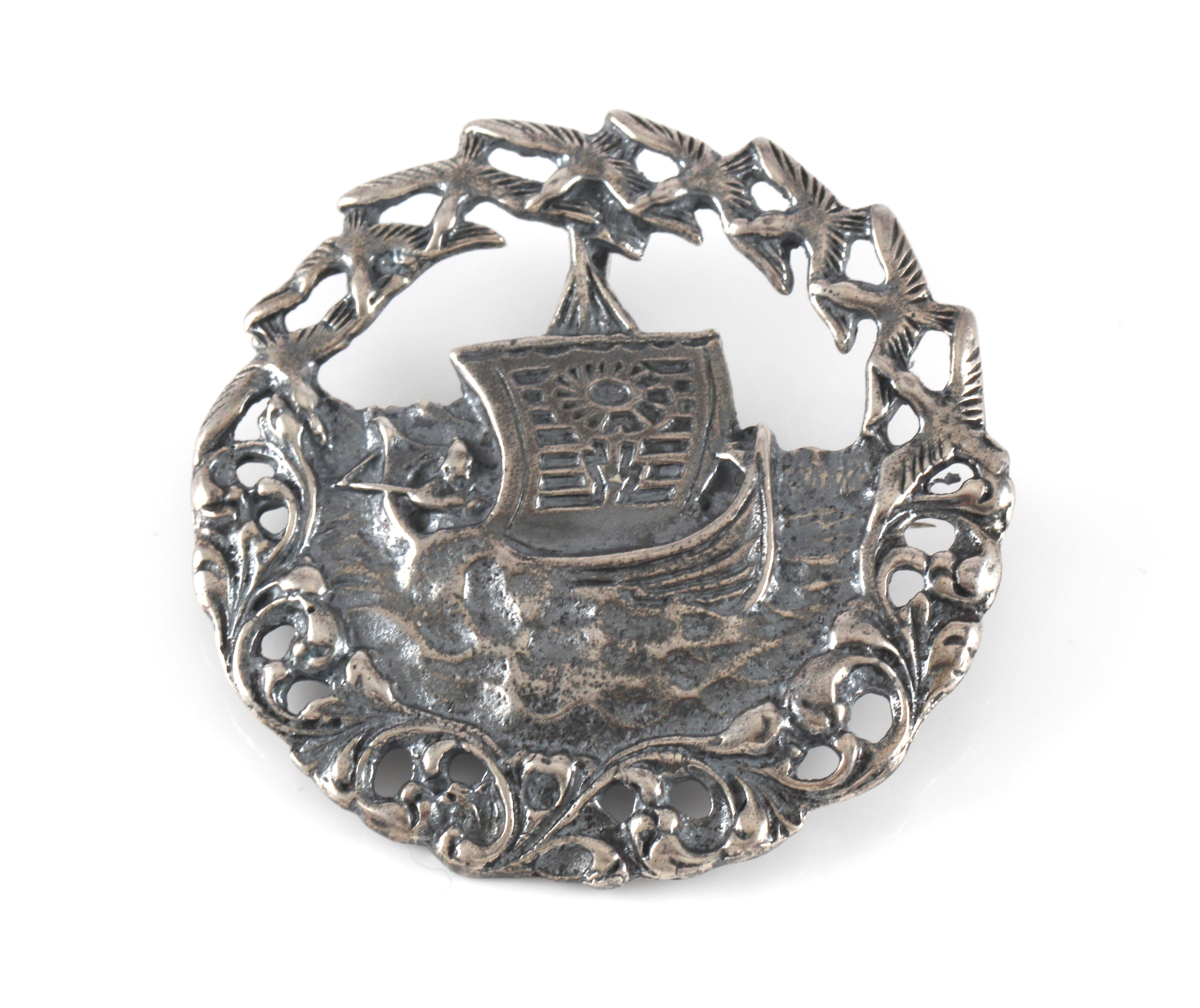 Nasjonalromantisk brosje i sølv