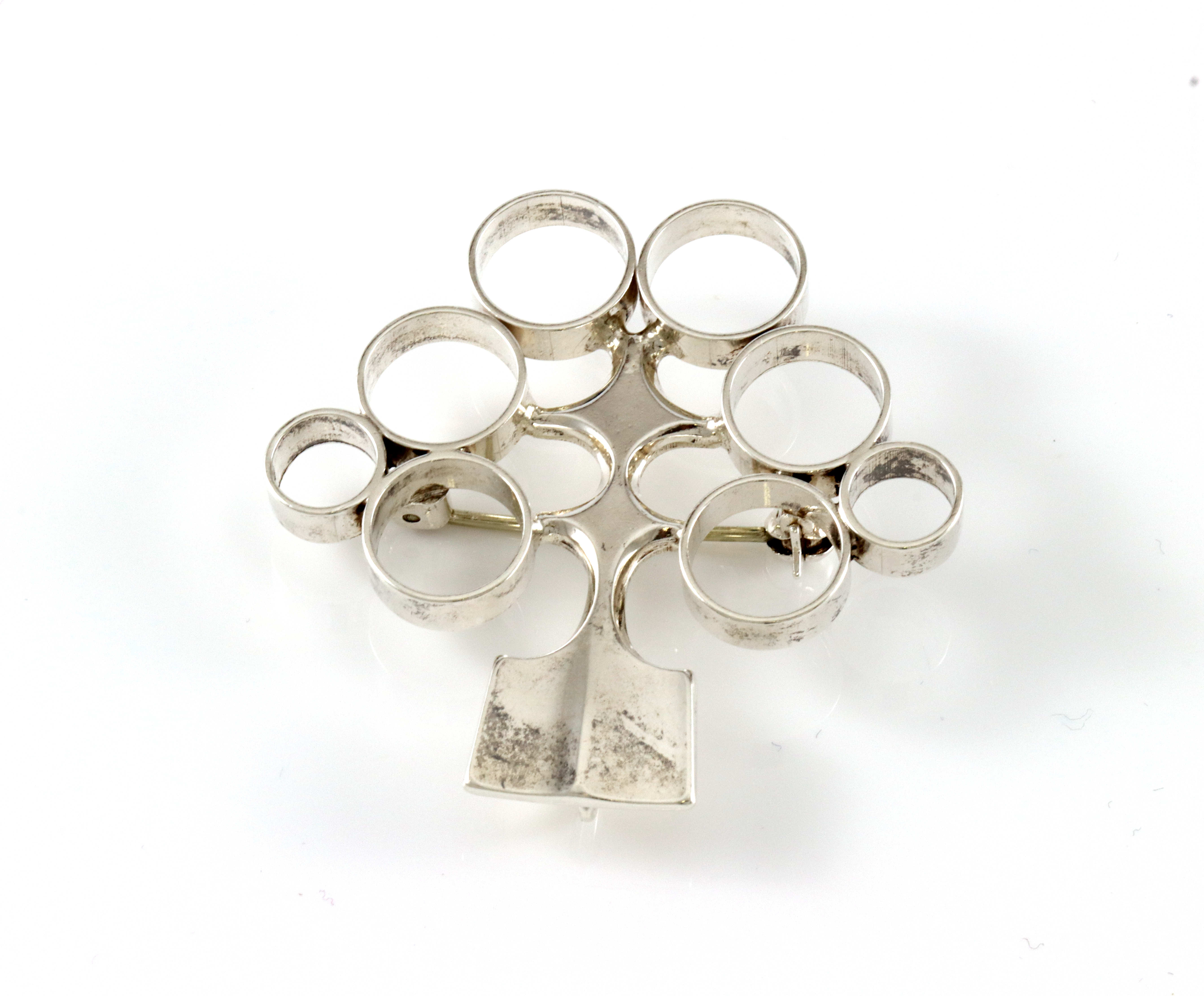 David-Andersen anheng og brosje i sølv.