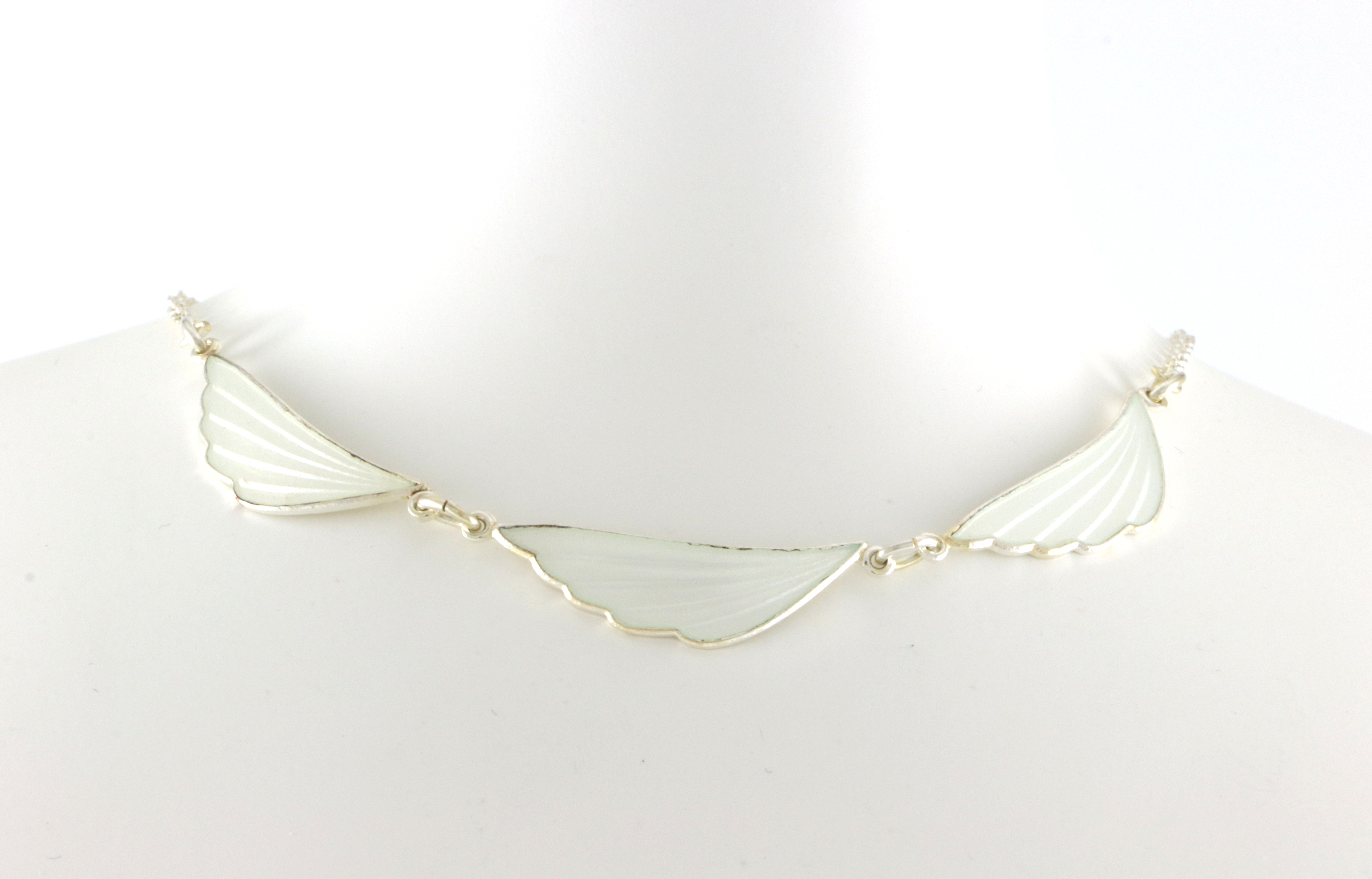 Emaljerte halskjeder