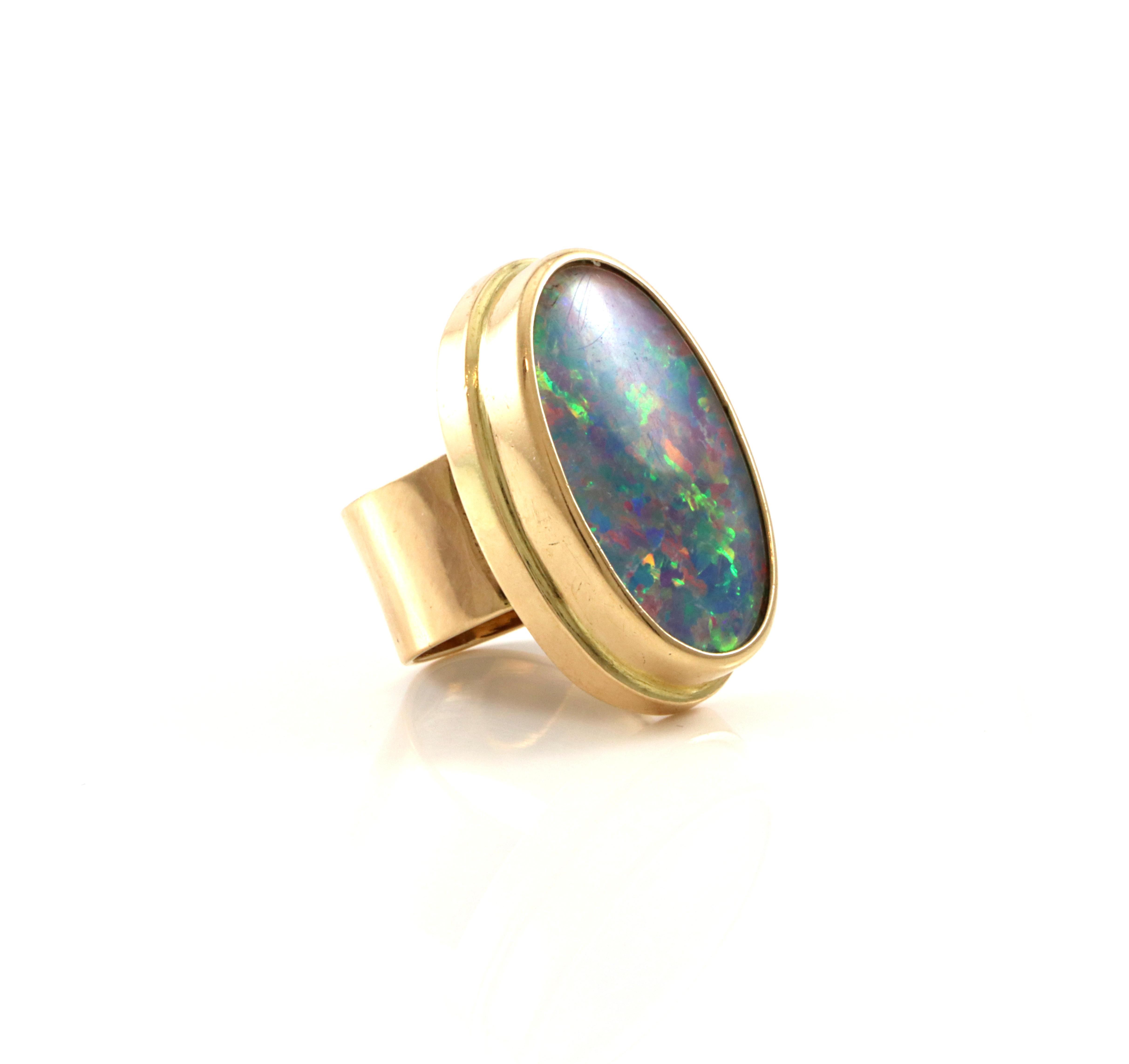 Gine Sommerfelt. Ring med opal