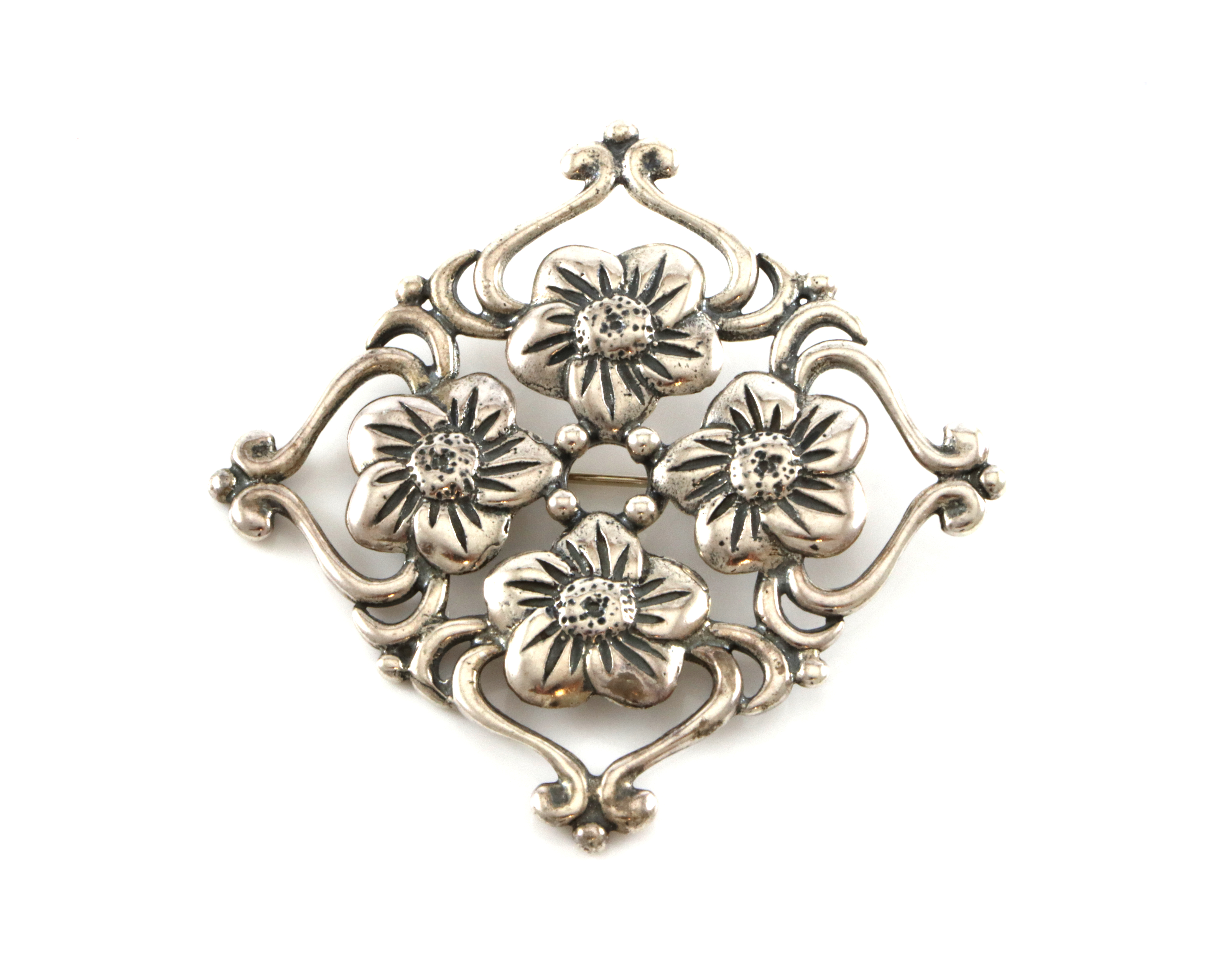 Brystsølje til Silje festdrakt. Ørnulf Hasla