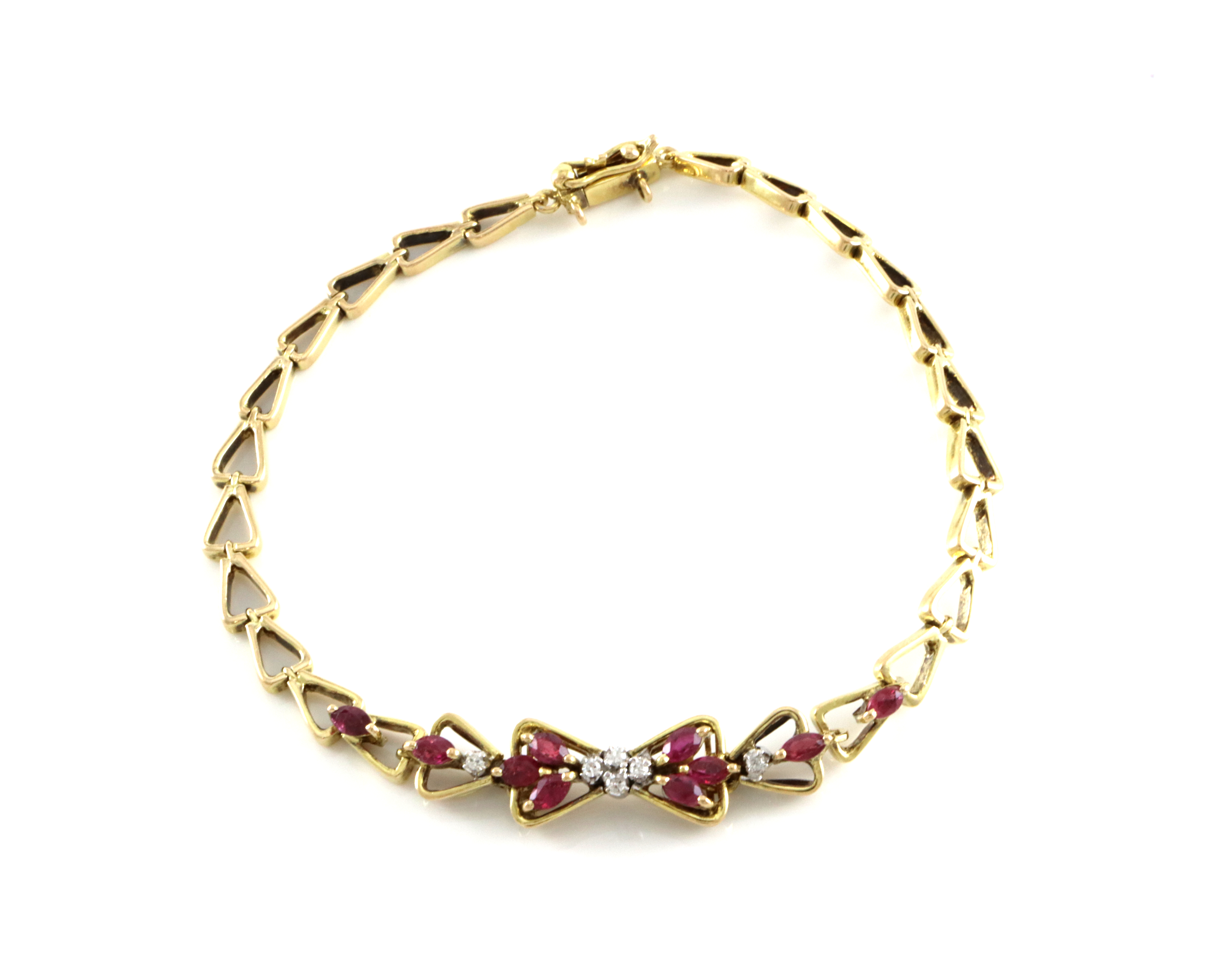 Søt armlenke med rubiner og små diamanter