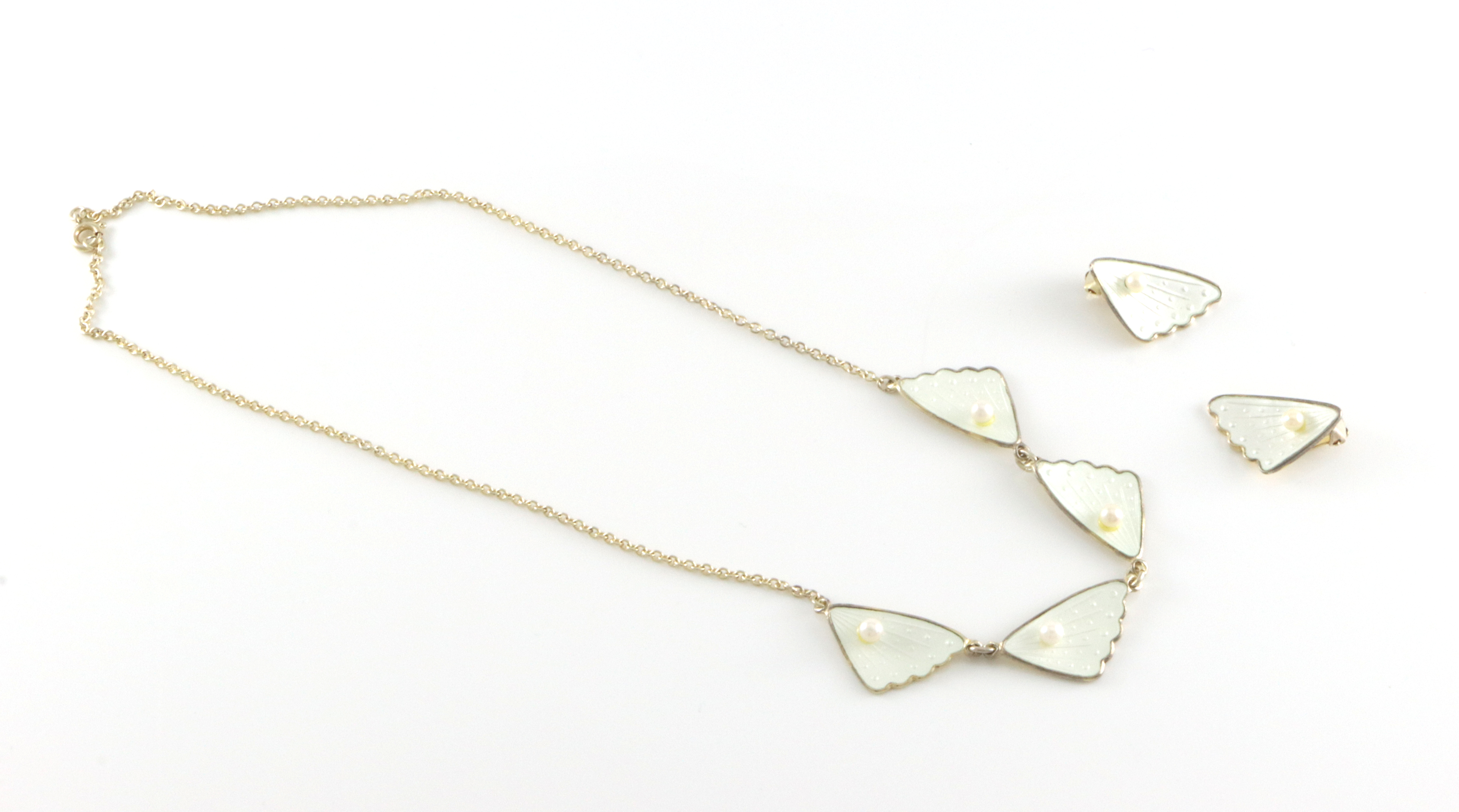 Emaljerte halskjeder i sølv