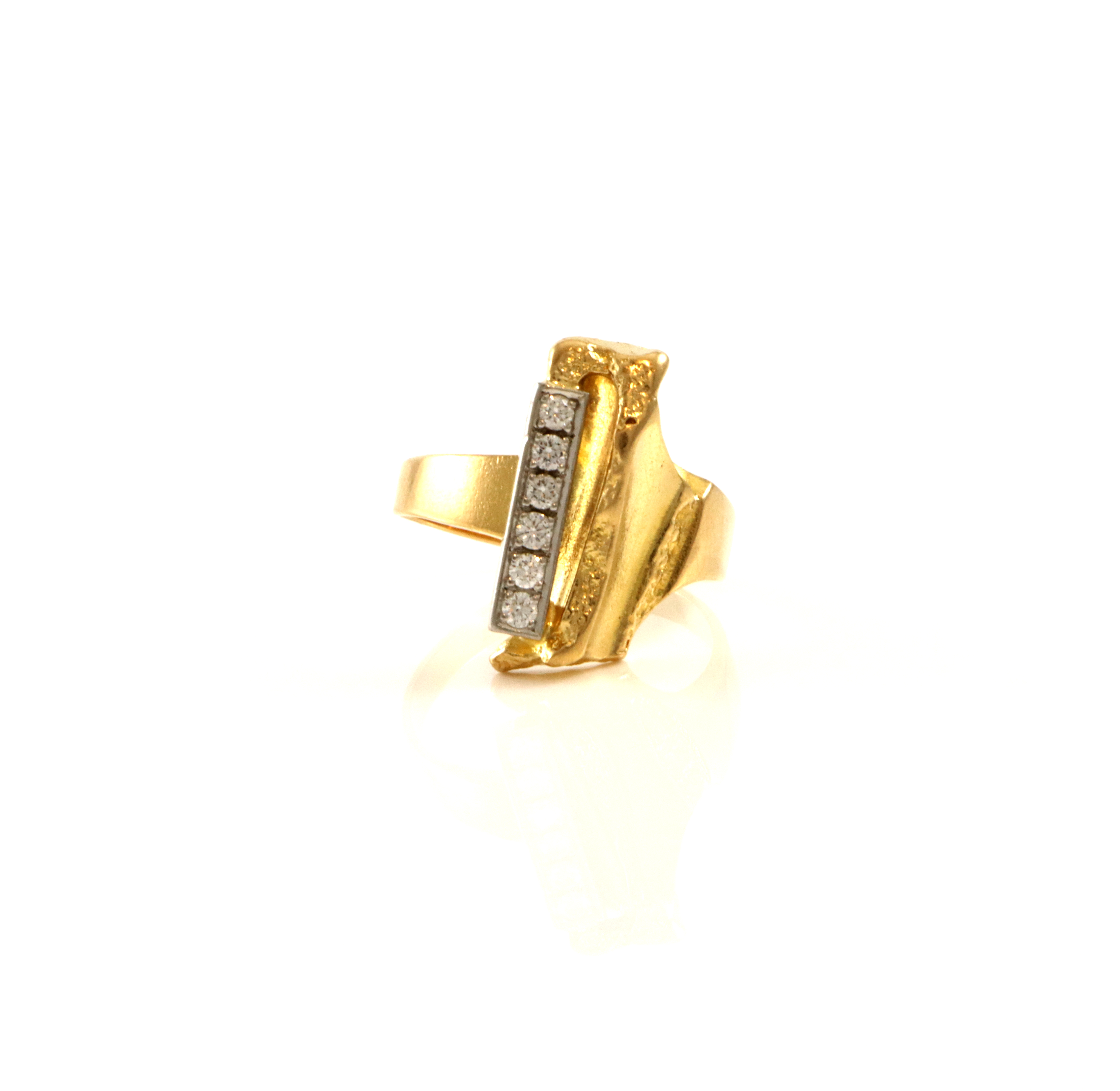 Björn Weckström for Lapponia.  "Da Capo" ring med diamanter på tot 0,18 ct. 1985