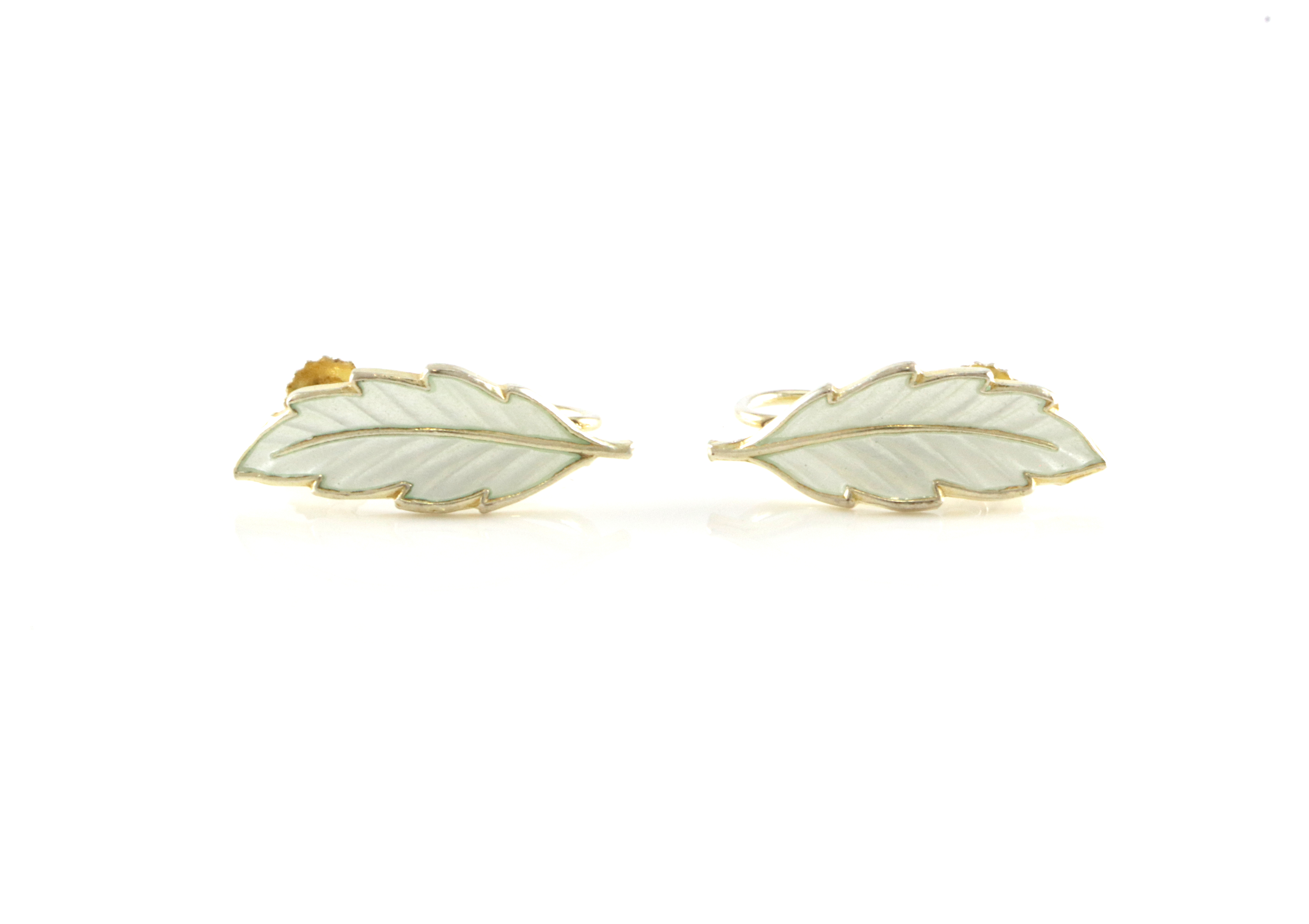 Emaljert ørepynt i sølv