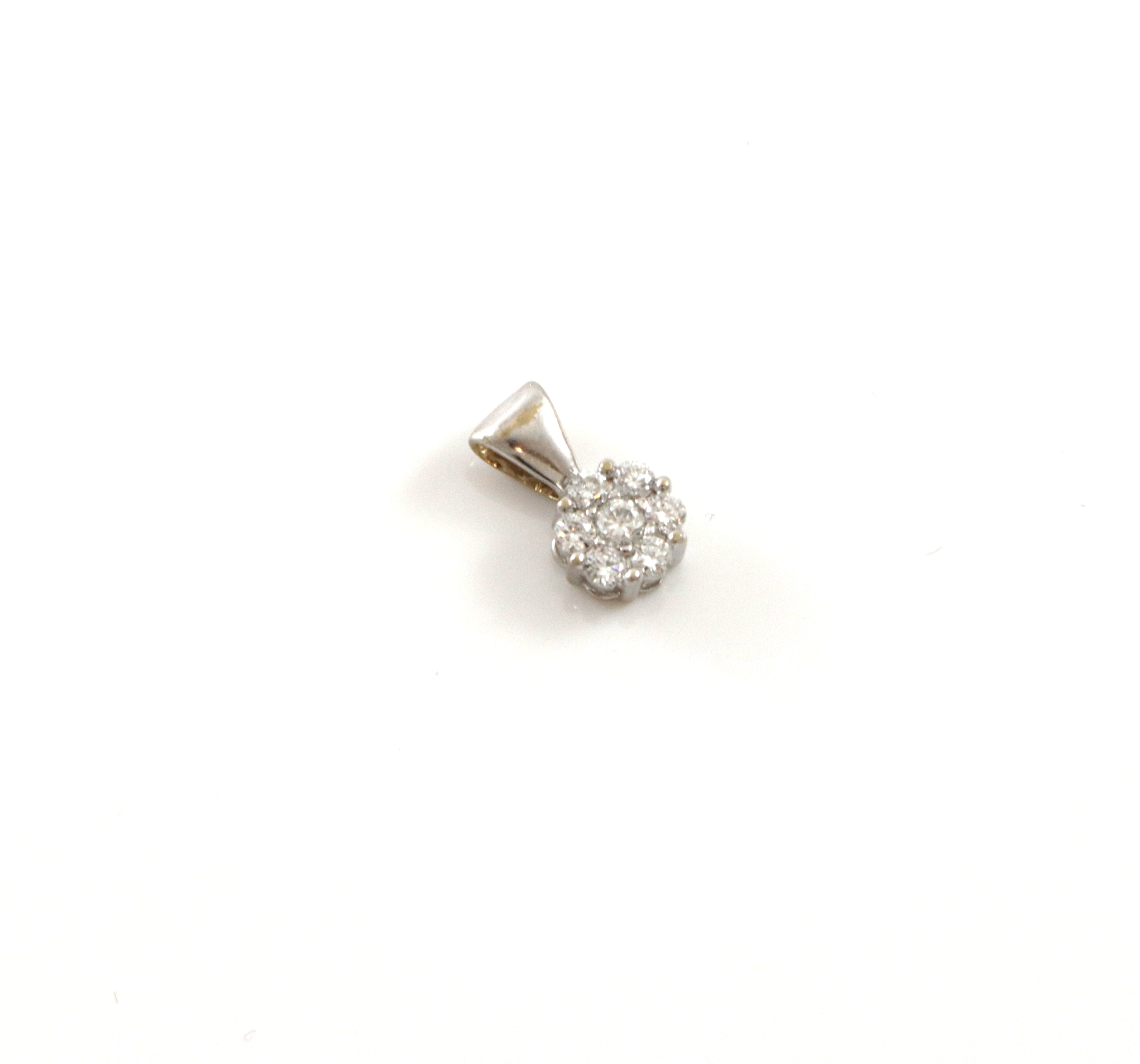 Søt rosett med små diamanter. Anheng. GHA