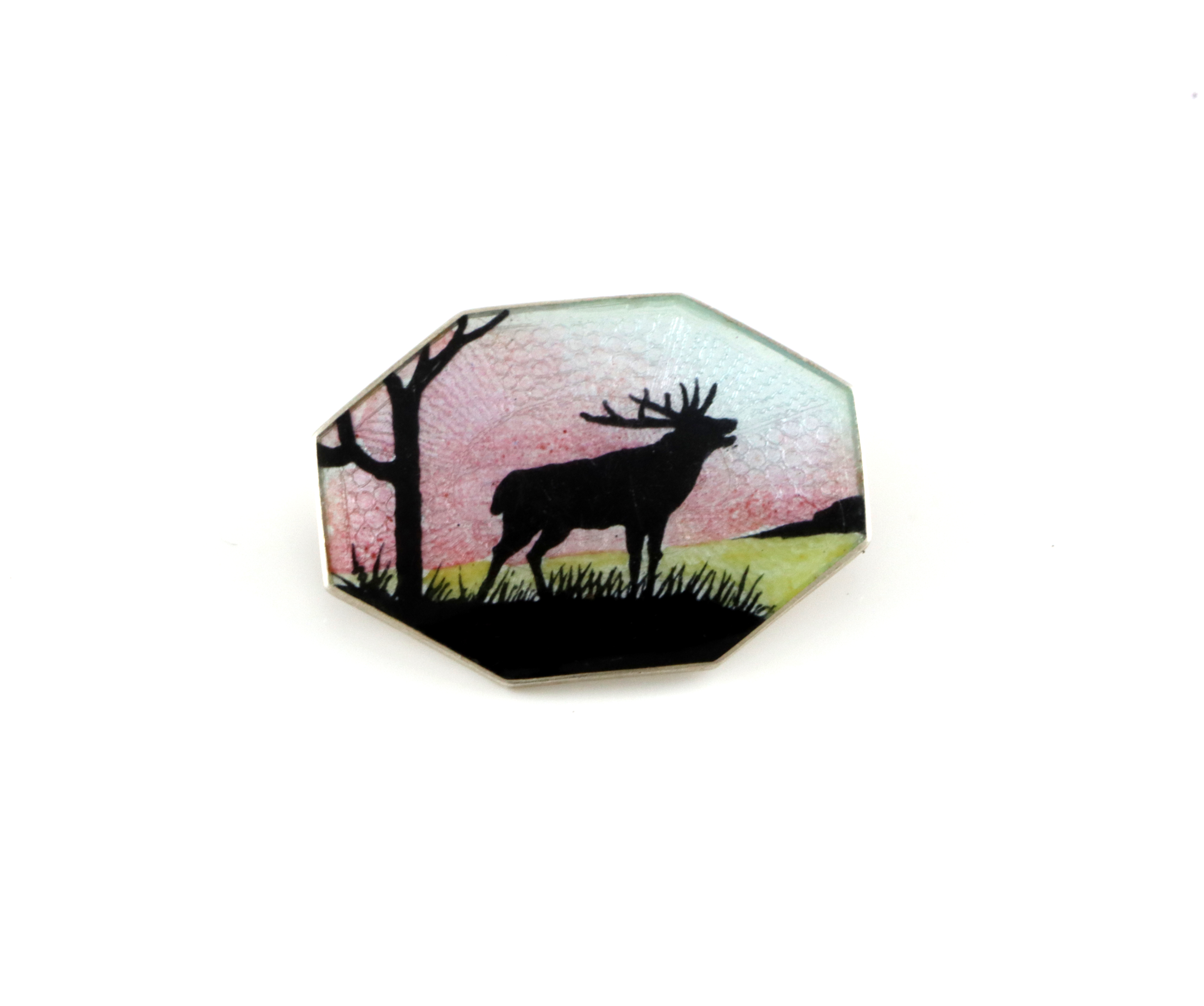 Emaljert brosje i sølv