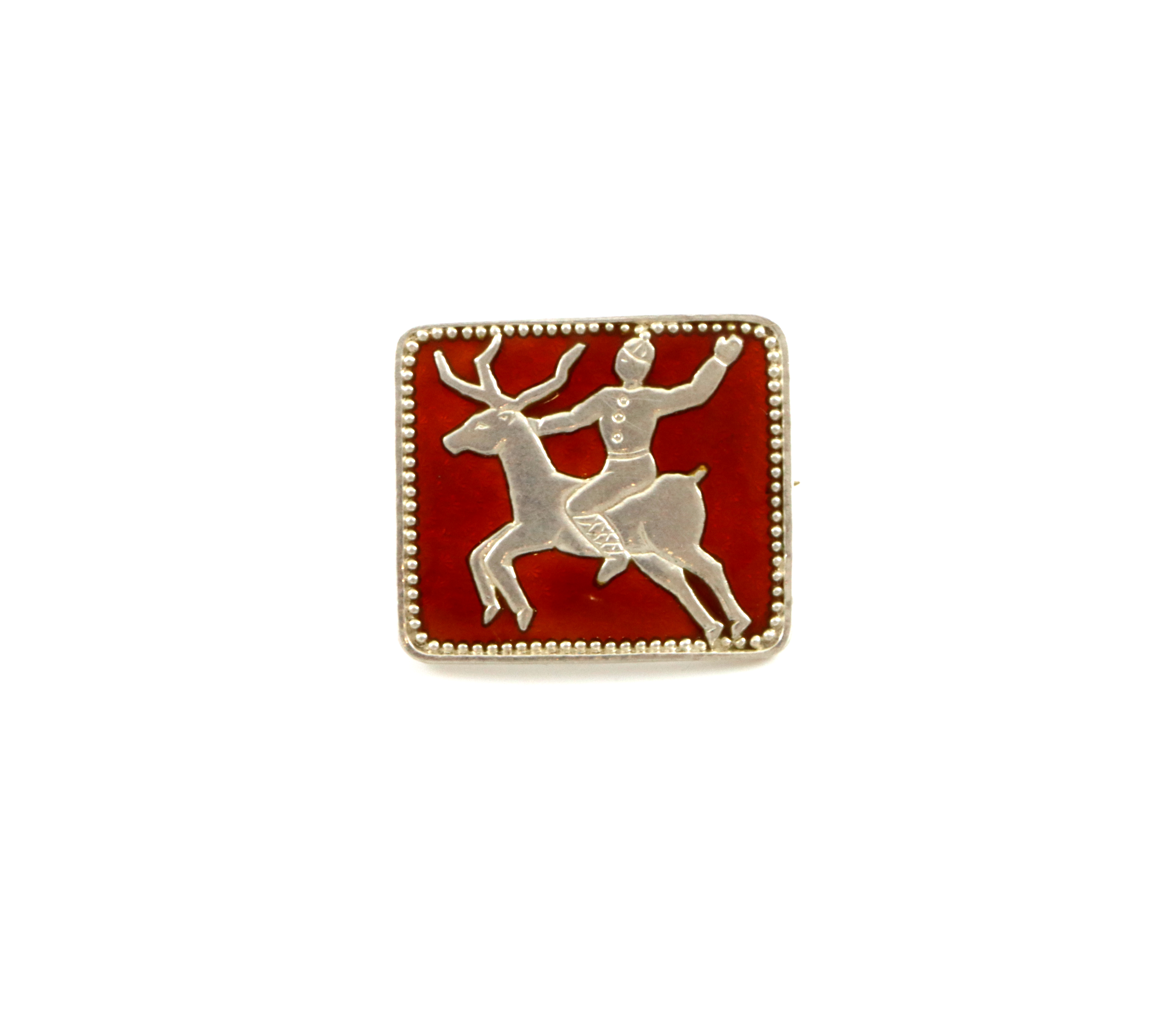 Emaljert brosje i sølv