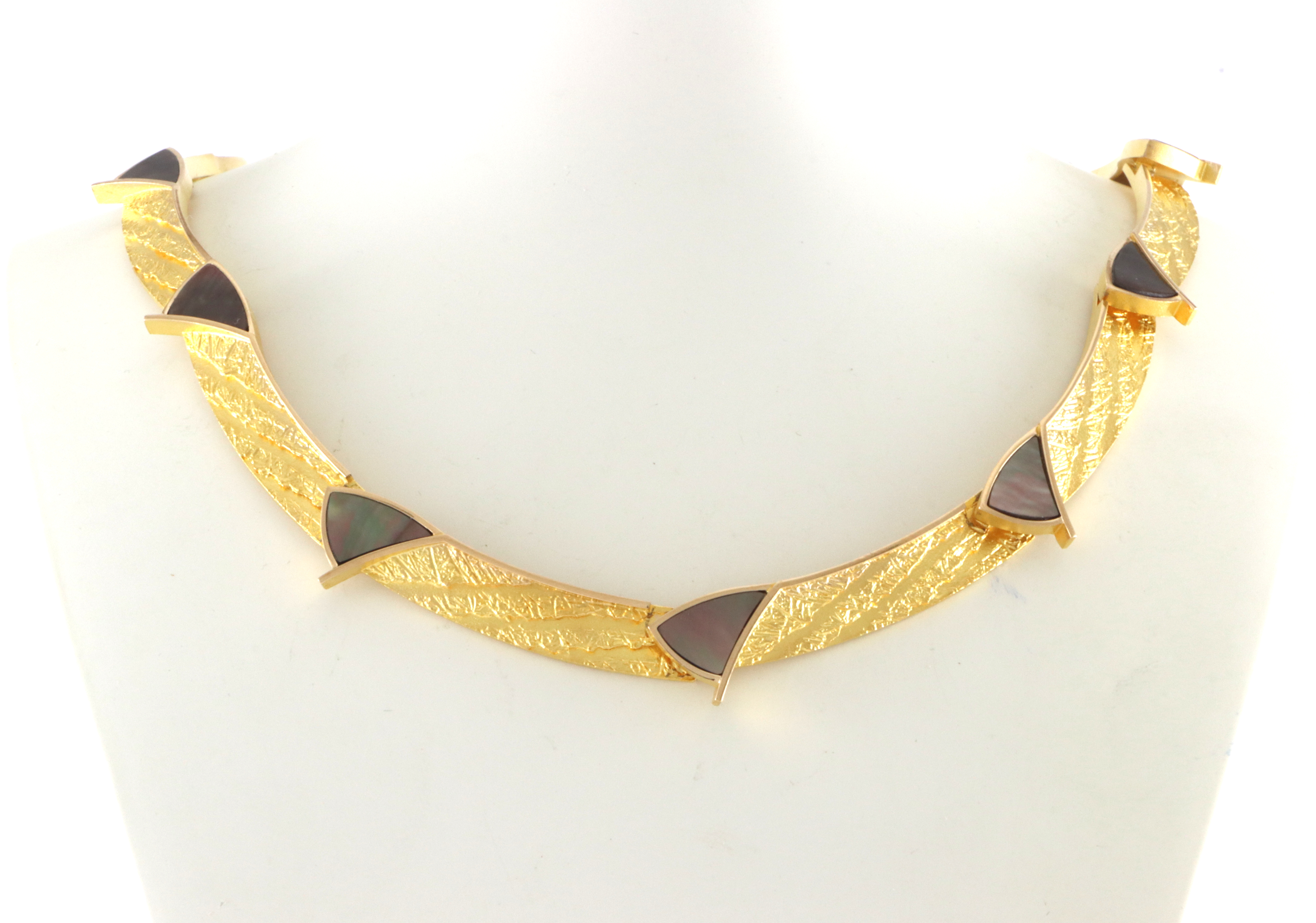 Christophe Burger for Lapponia. "Dark eyes" collier med perlemor. 1994