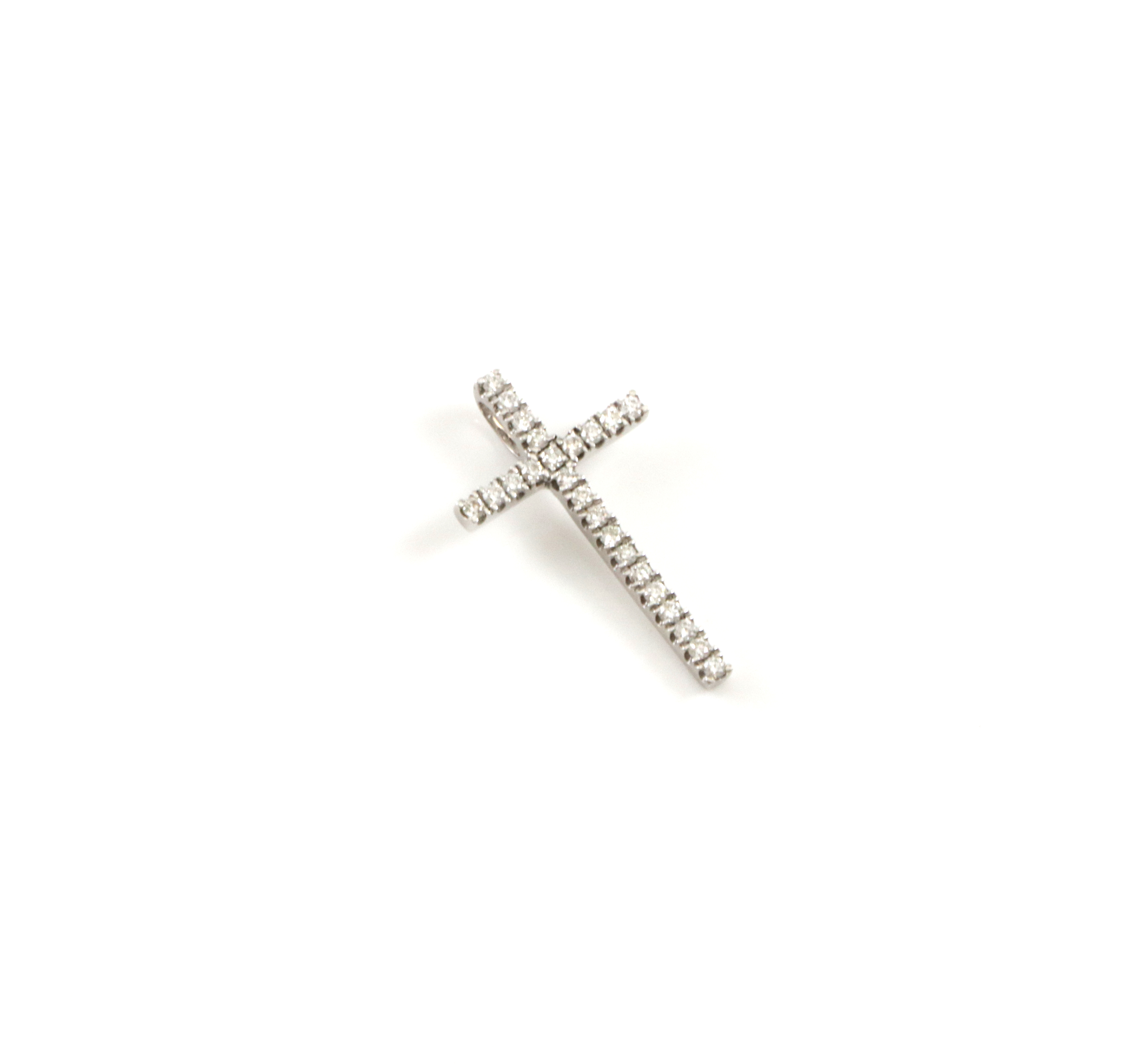 Lekkert kors med diamanter. Tot 0,16 ct. Thune