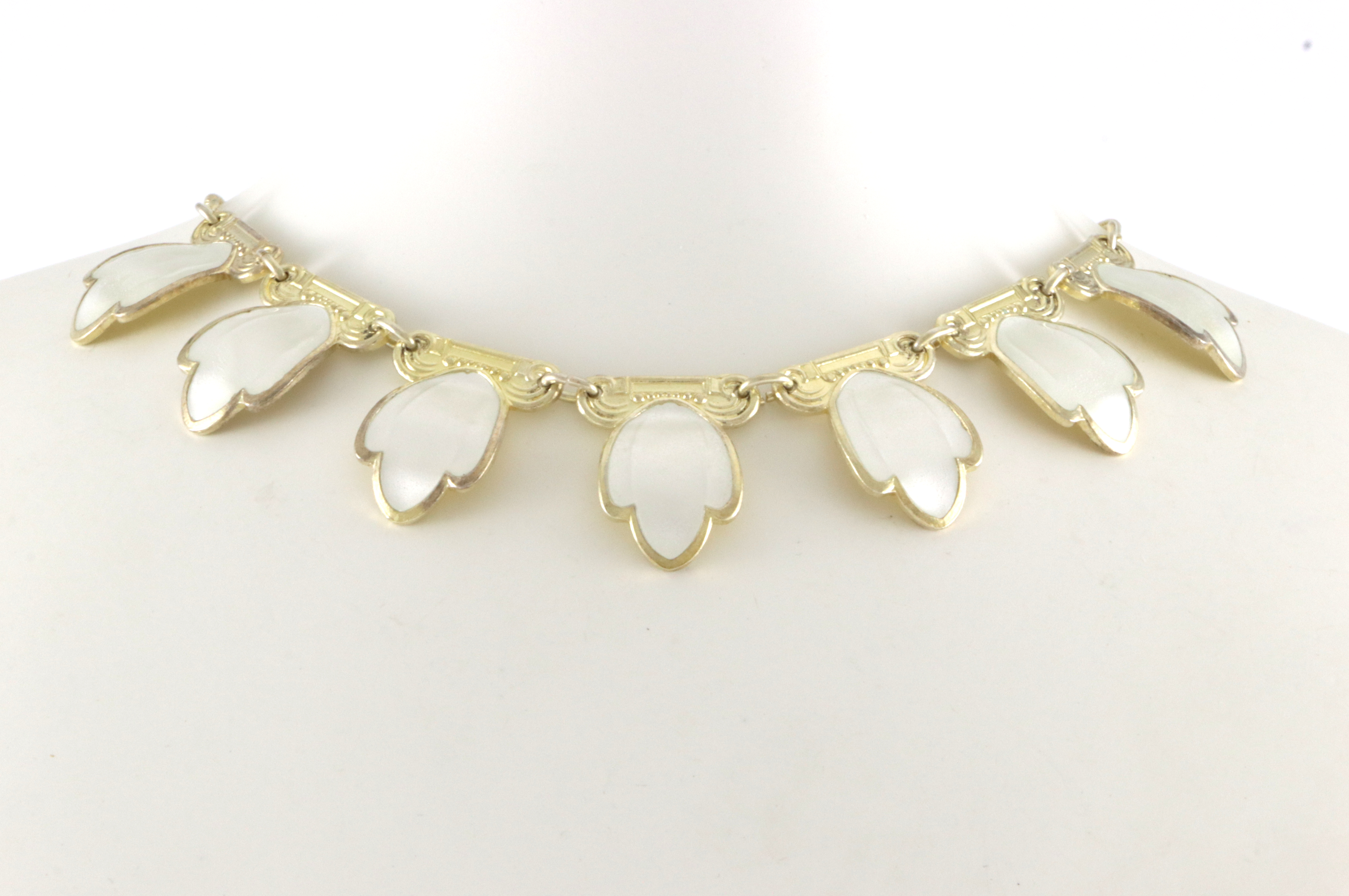 Emaljerte halskjeder i sølv