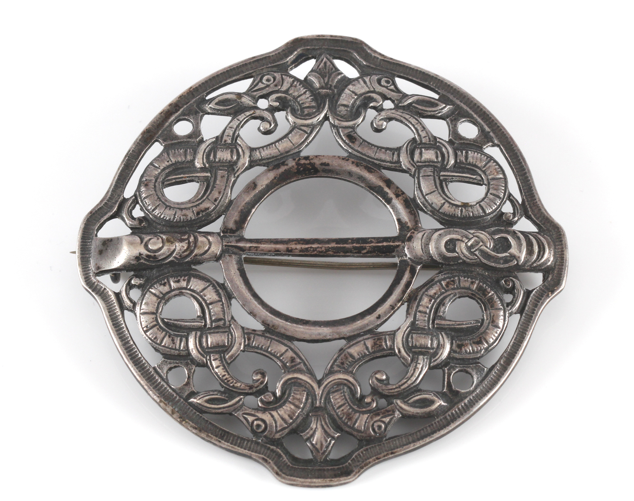 Nasjonalromantisk brosje i sølv