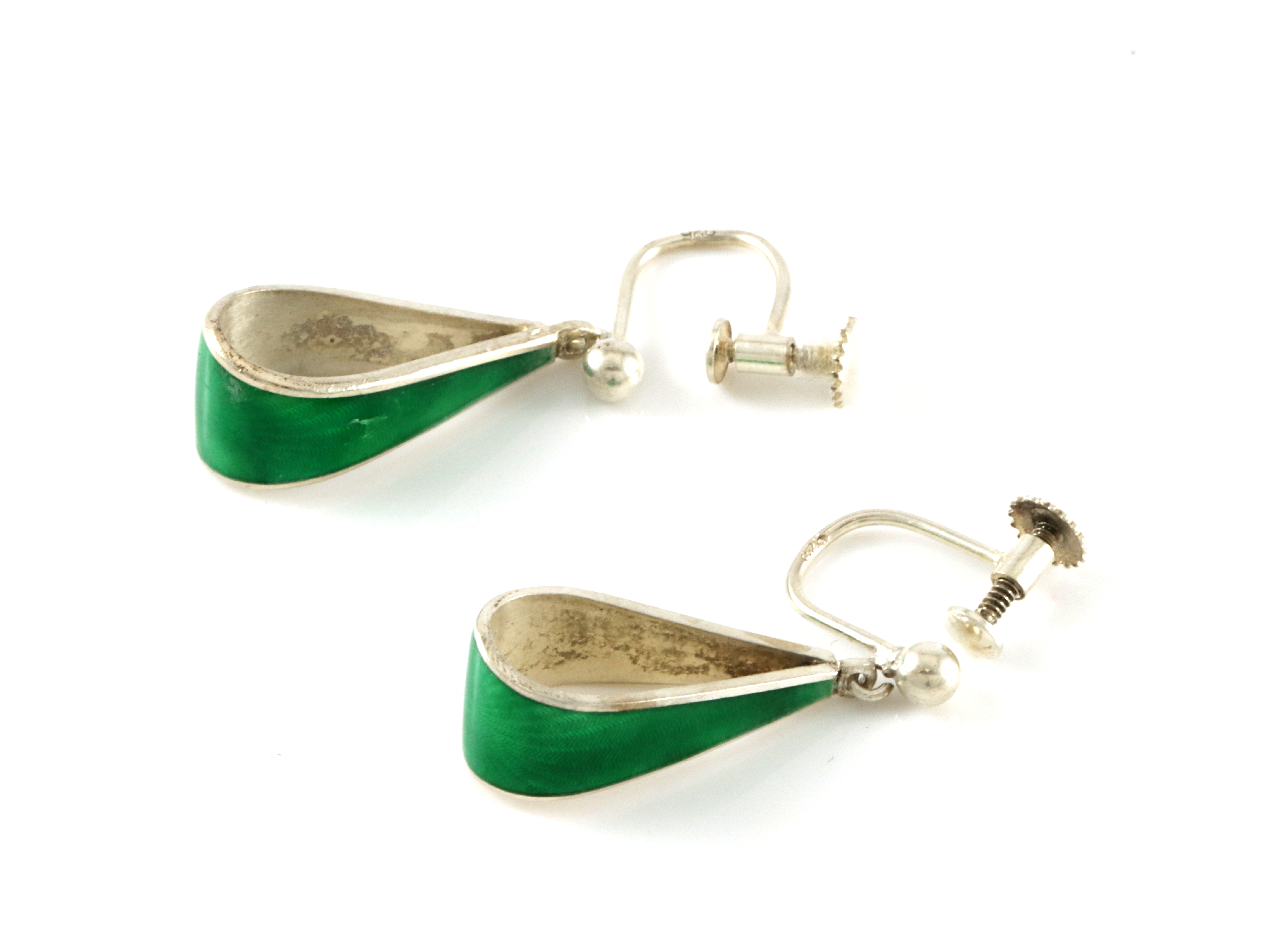 Emaljert ørepynt i sølv