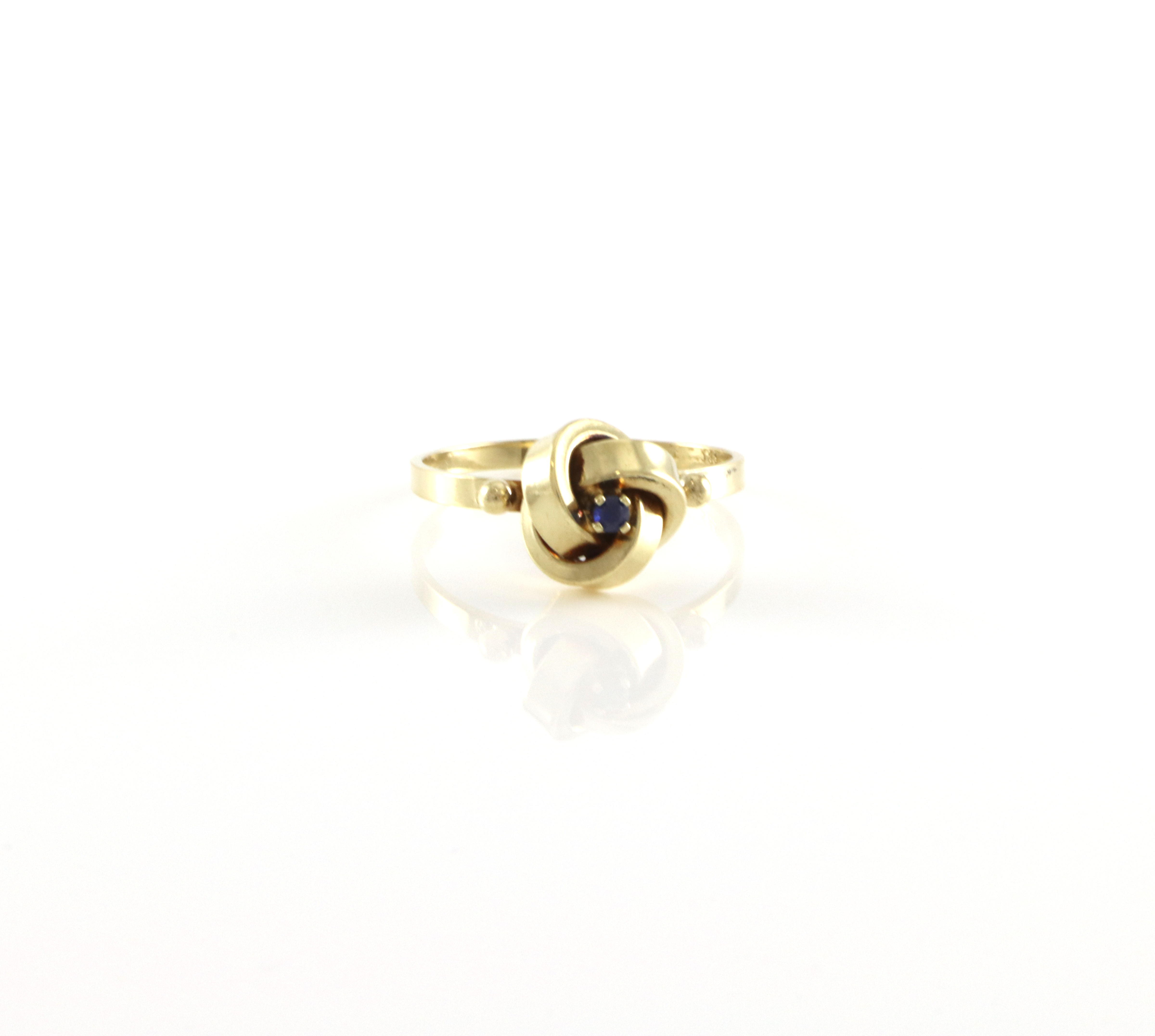 Klassisk ring med knute. Eric Christophersen, Sandnes