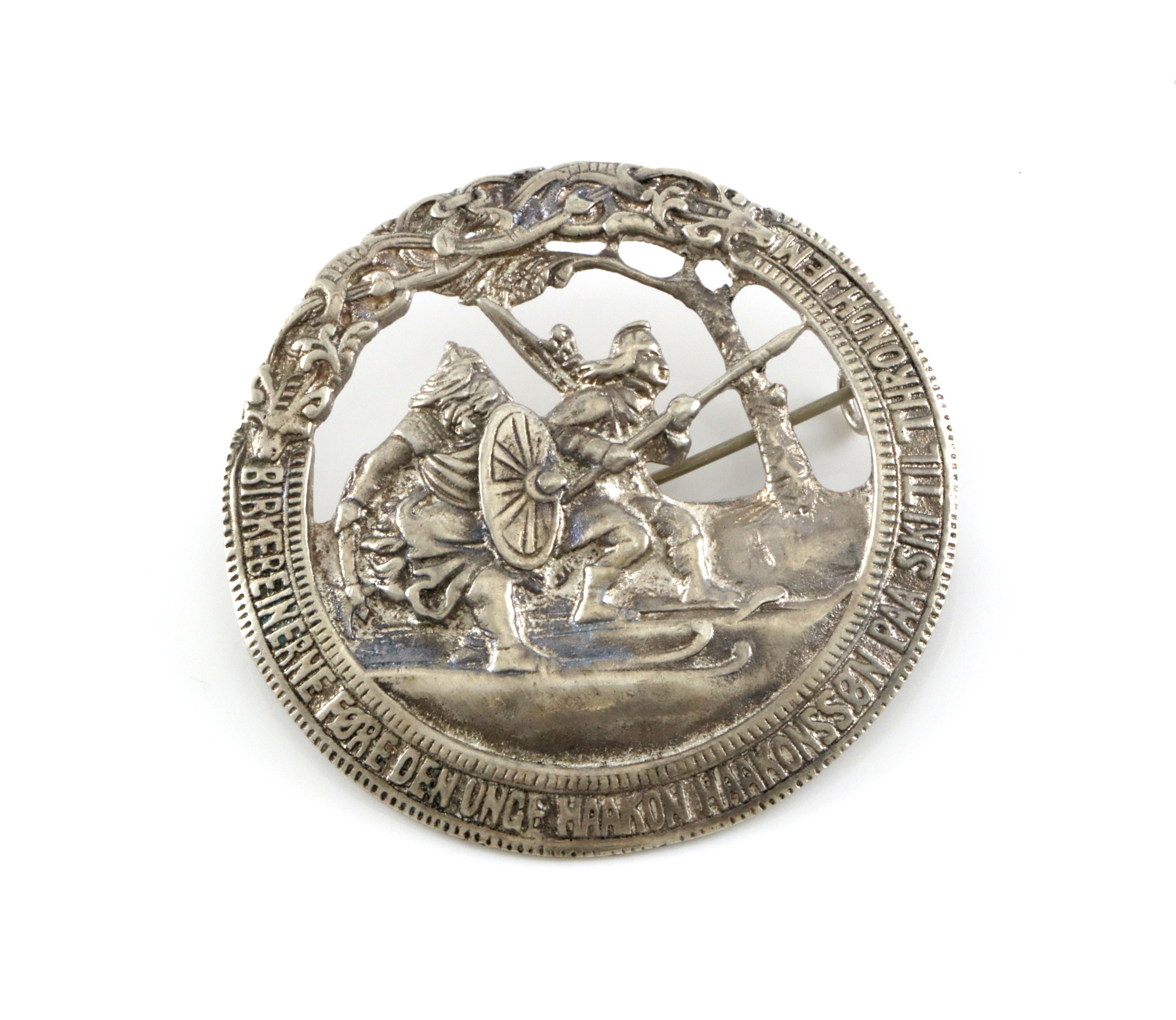 Nasjonalromantiske brosjer i sølv