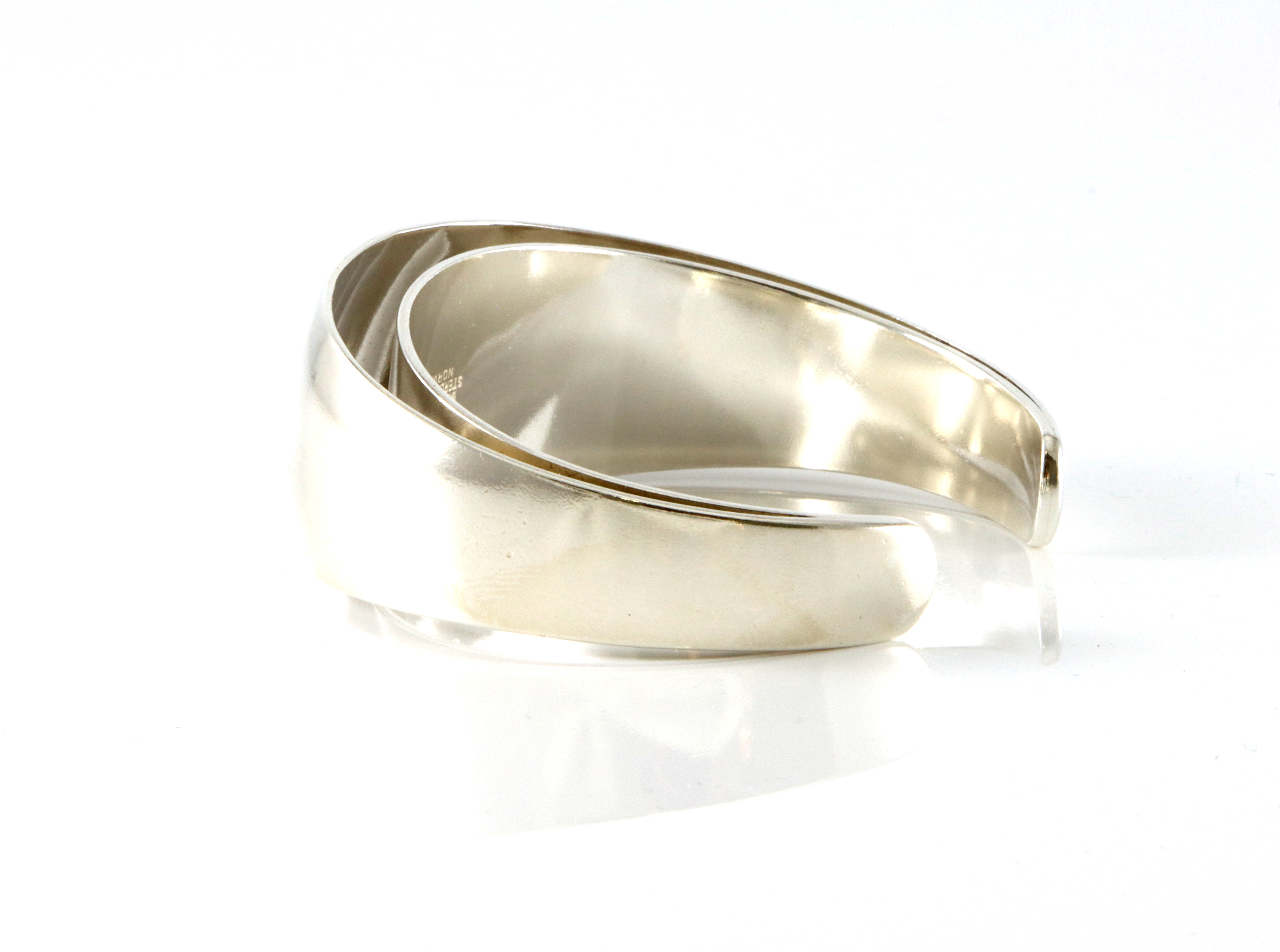 PLUS, armring fra Tone Vigeland.