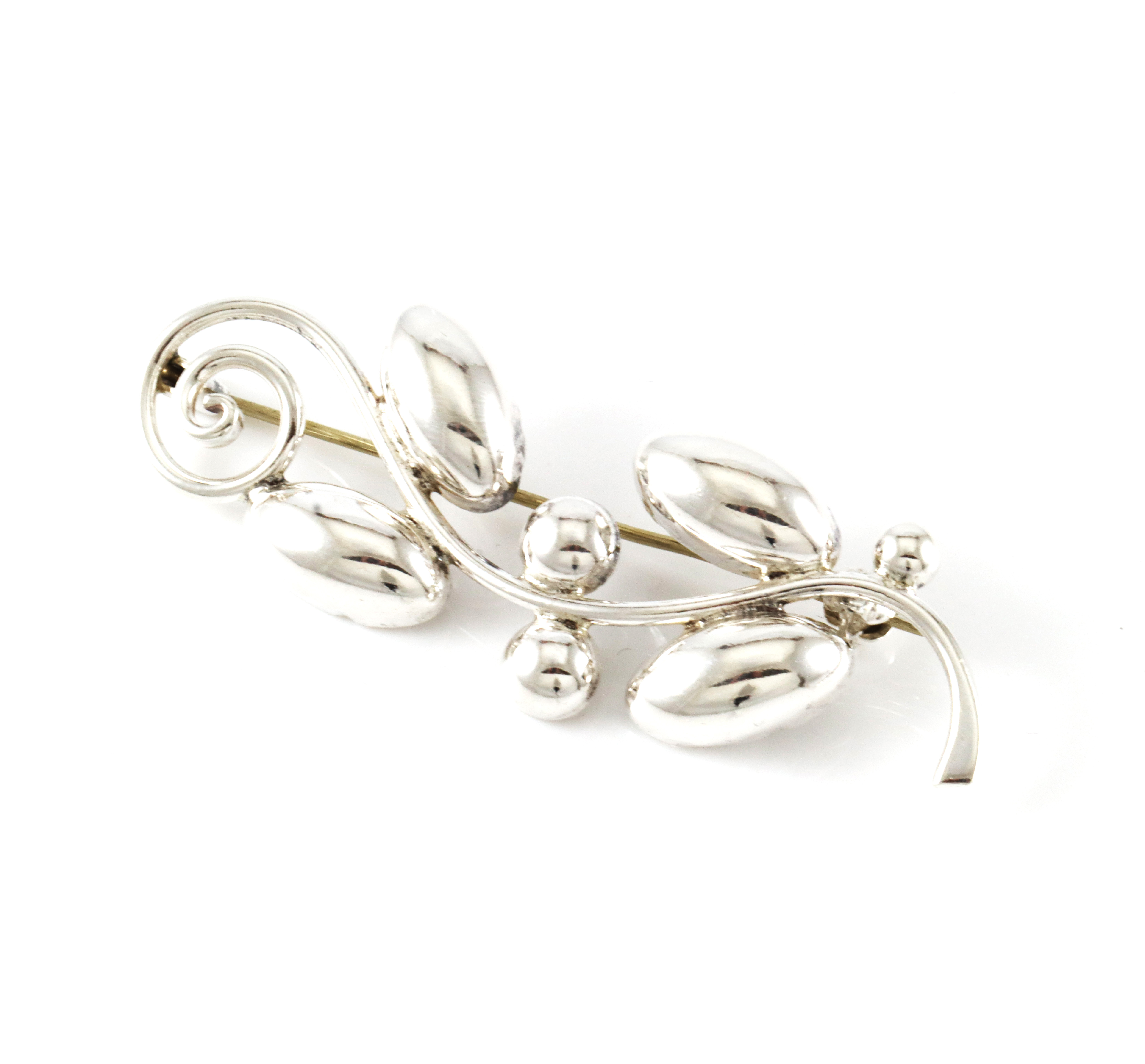 Dansk design, brosje i sølv fra Hermann Siersbol