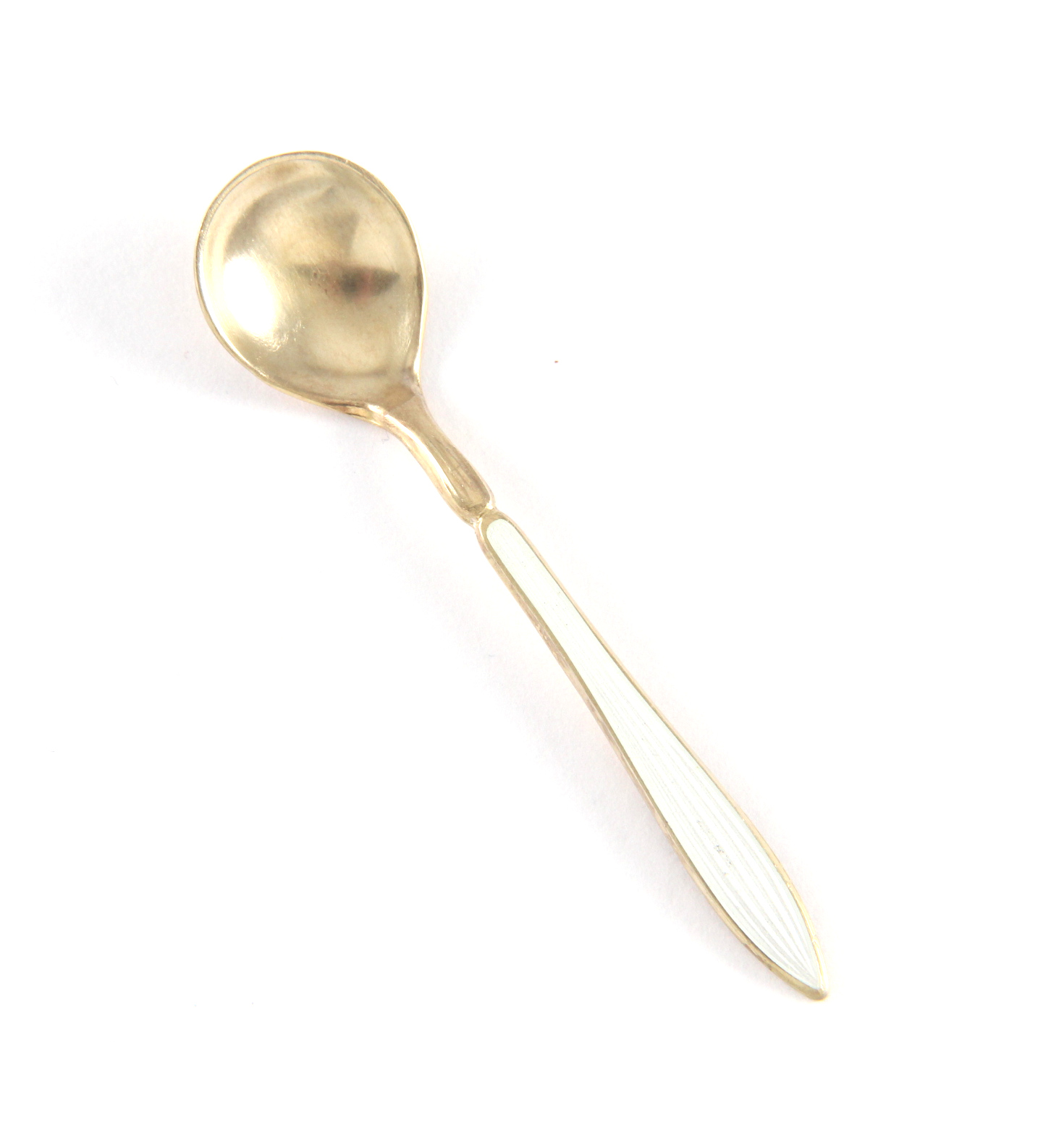 Emaljert saltskje i sølv.