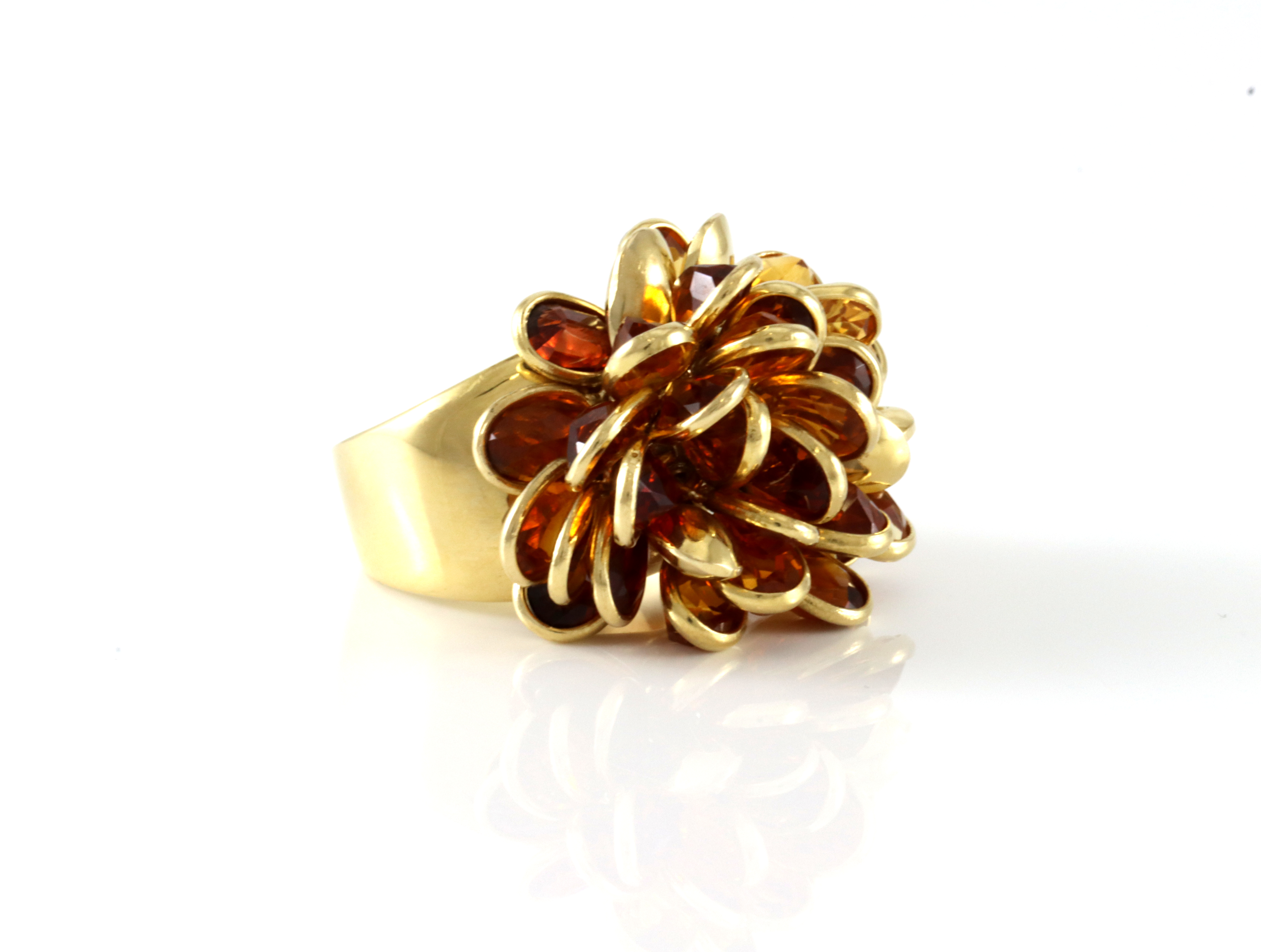 Ekstrem designring med en "klase" sitriner