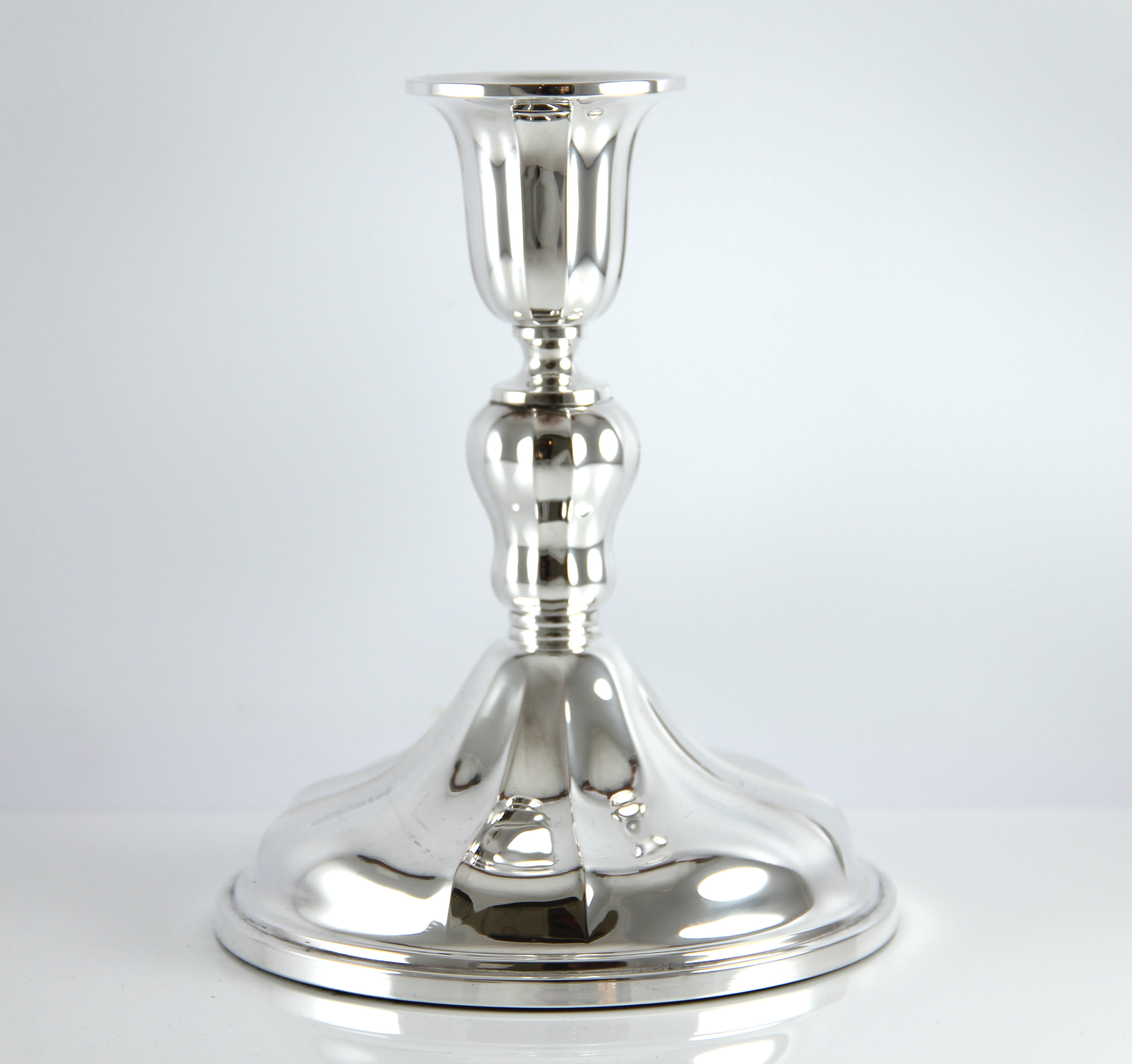 "Klassisk" lysestake i 830 sølv fra Th. Marthinsen