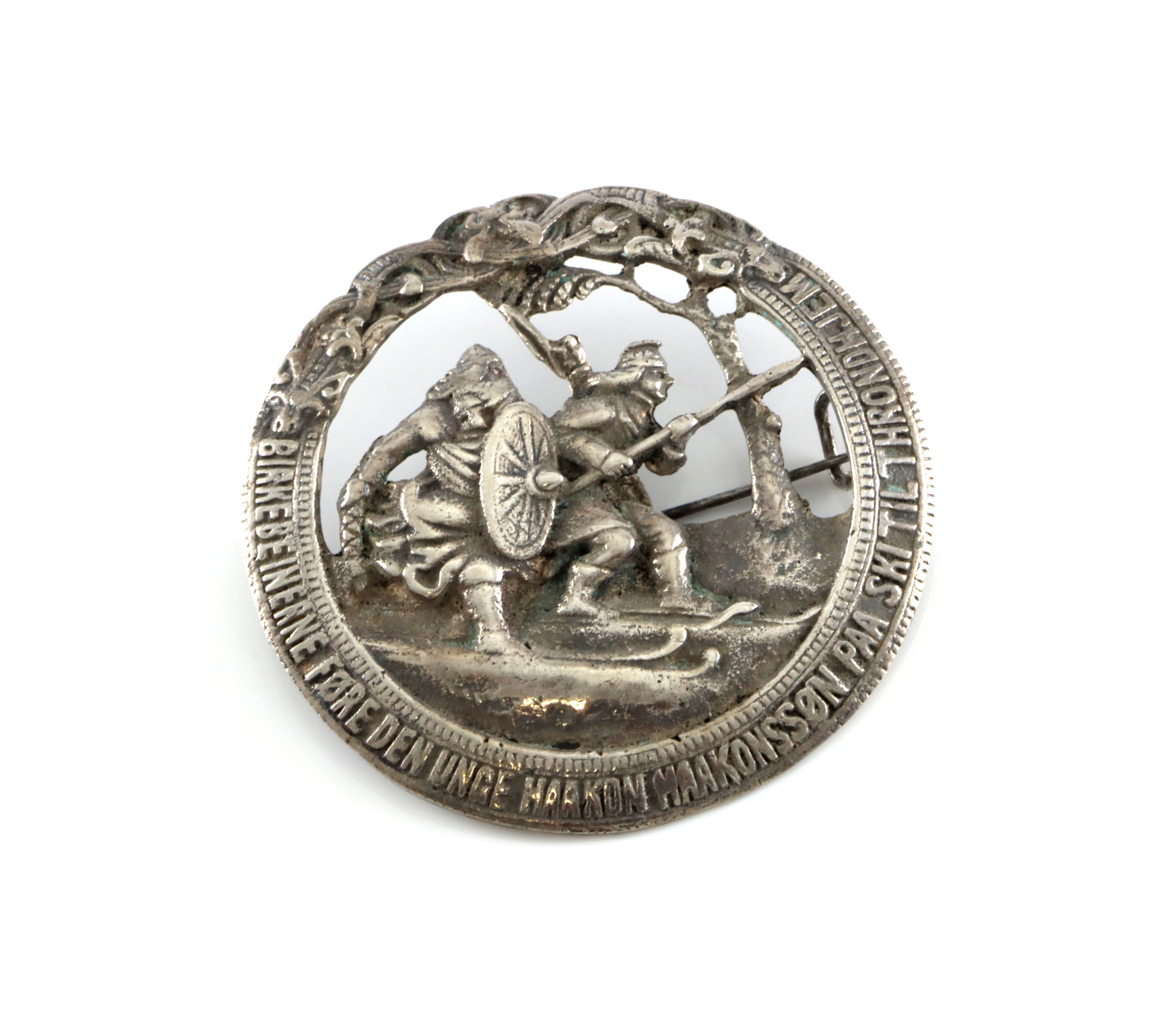 Nasjonalromantiske brosjer i sølv