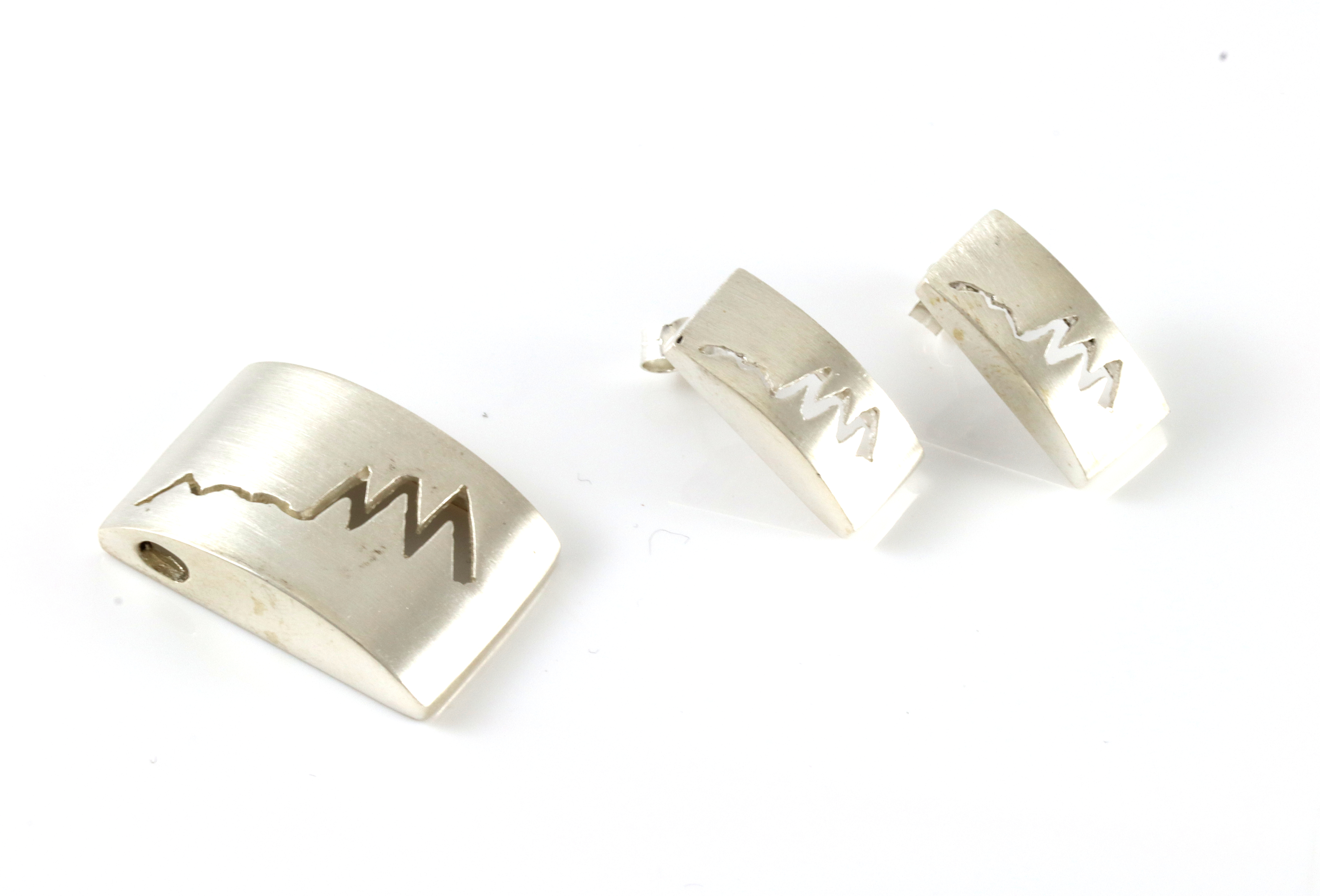 Anheng og ørepynt, Eivind Hillestad.