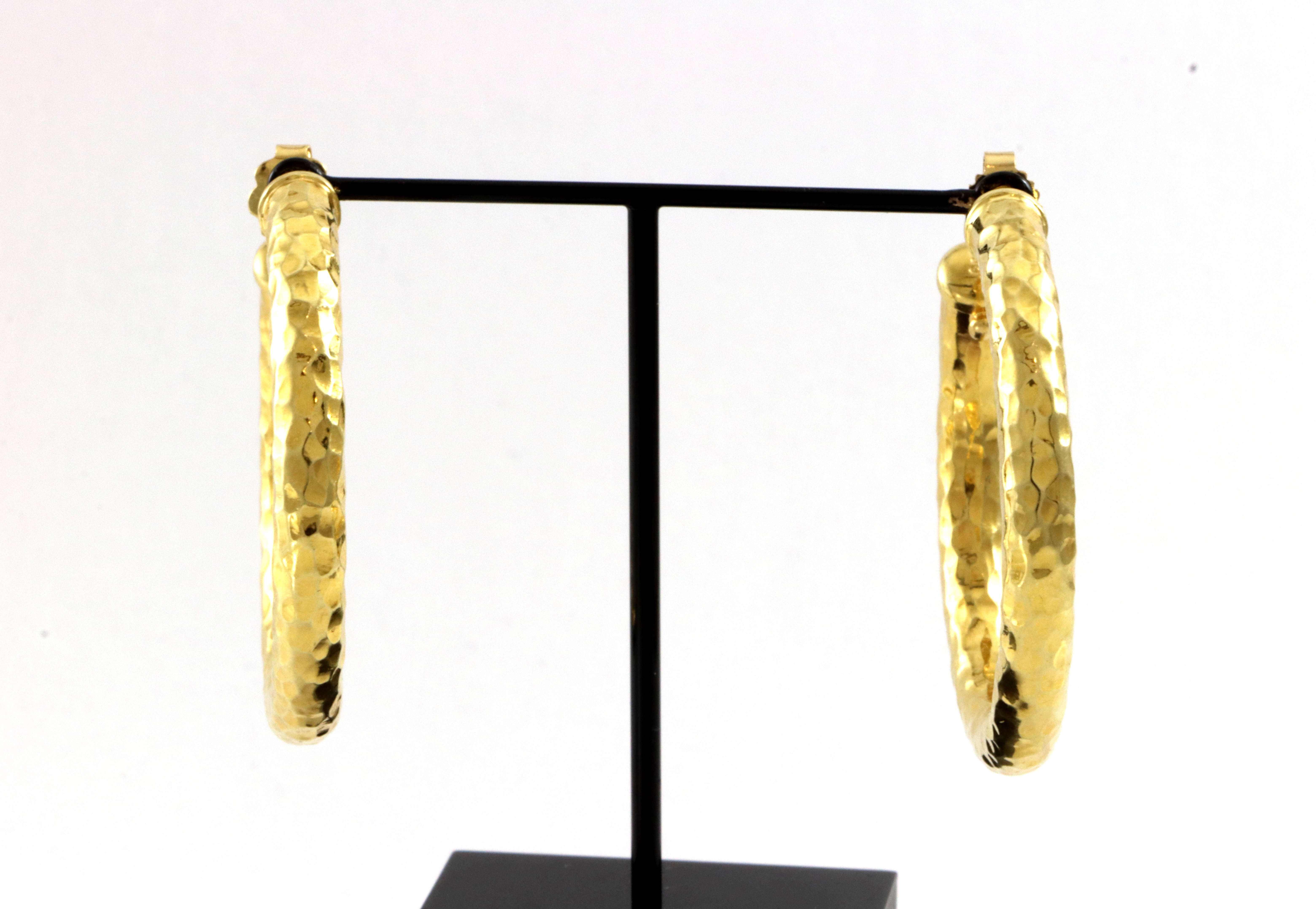 Rålekre store øreringer. Hamret