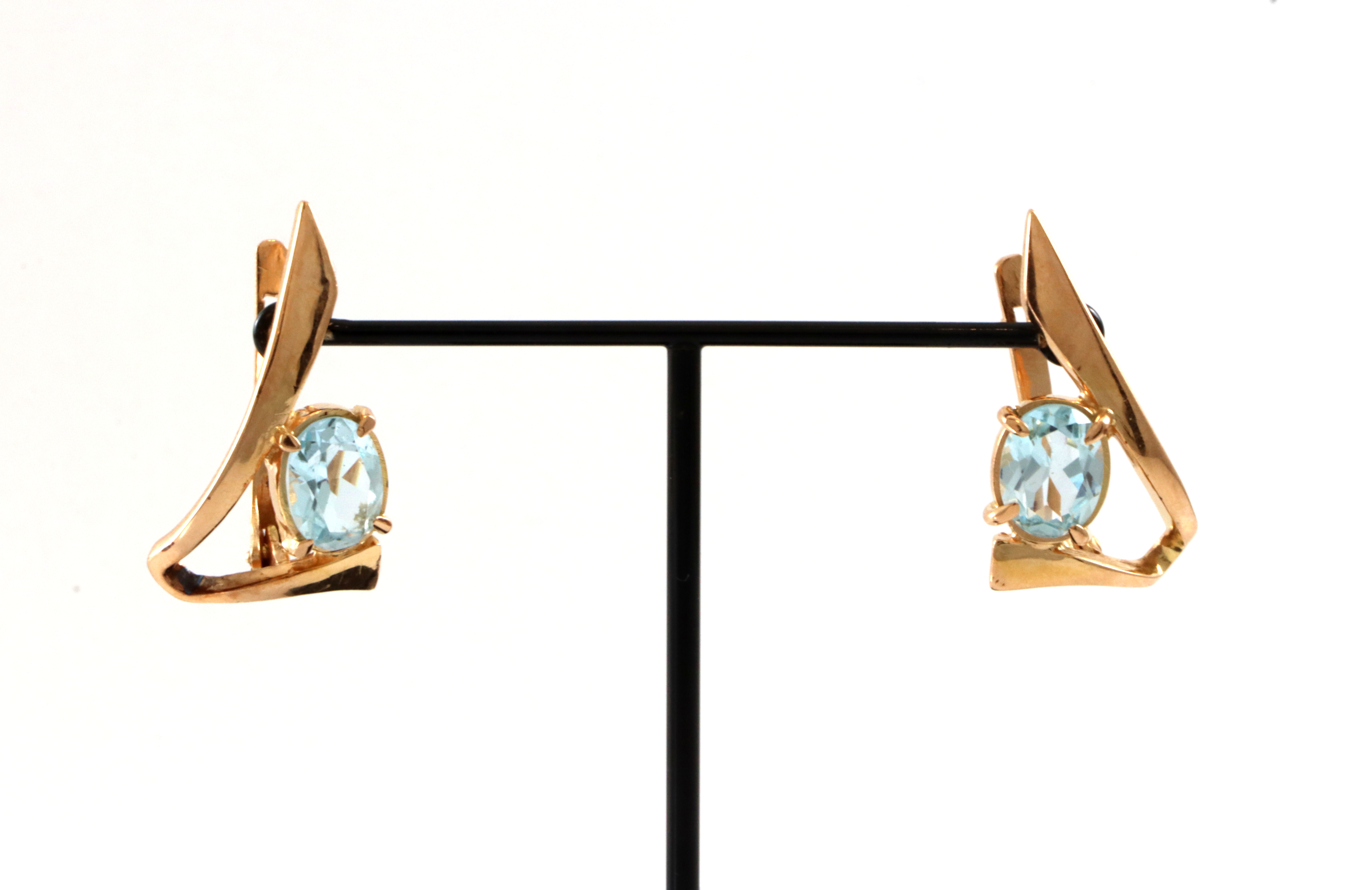 Øredobber med lyseblå steiner. Russisk