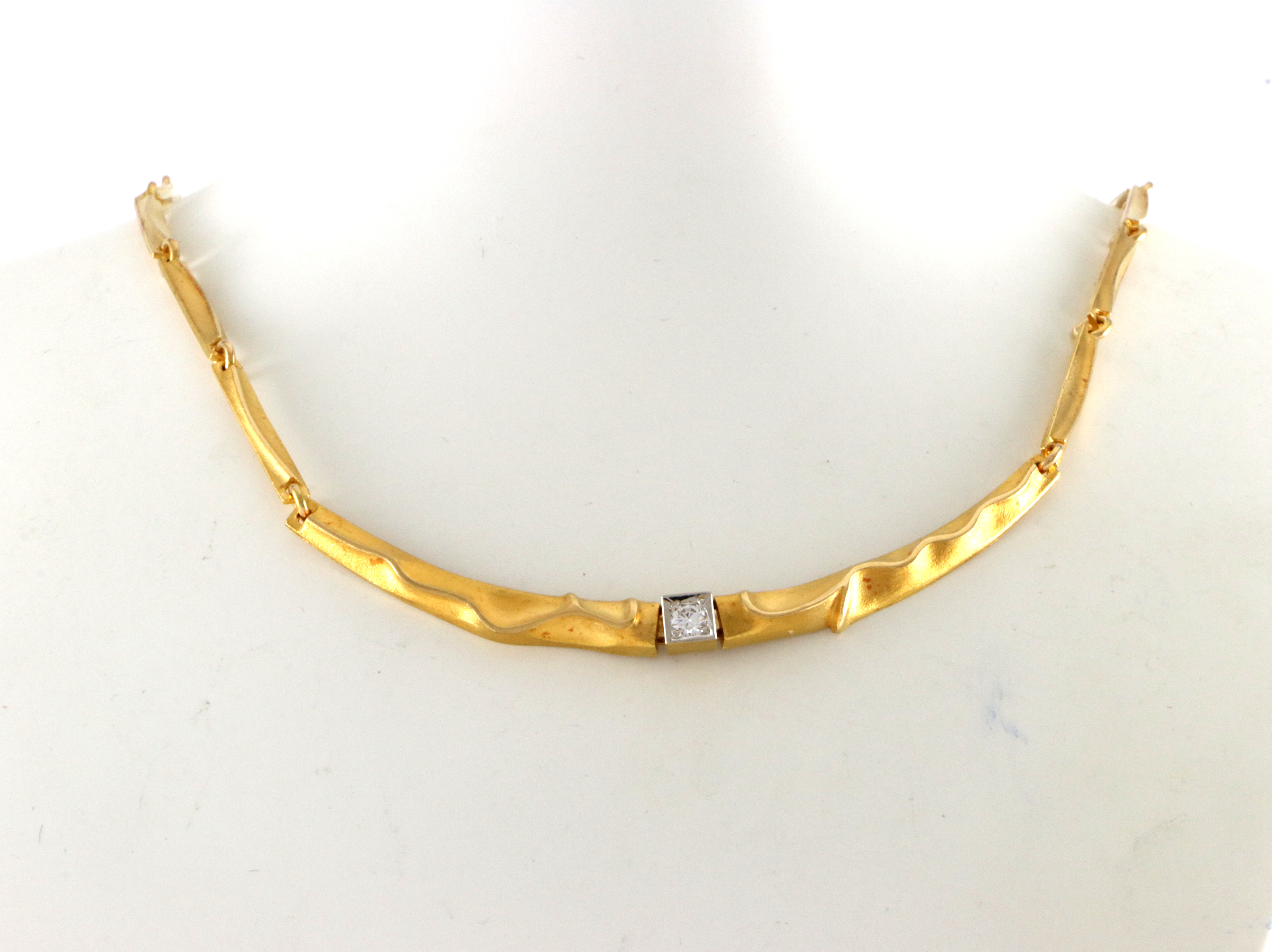 Lapponia. Collier med diamant på 0,10 ct. 2002