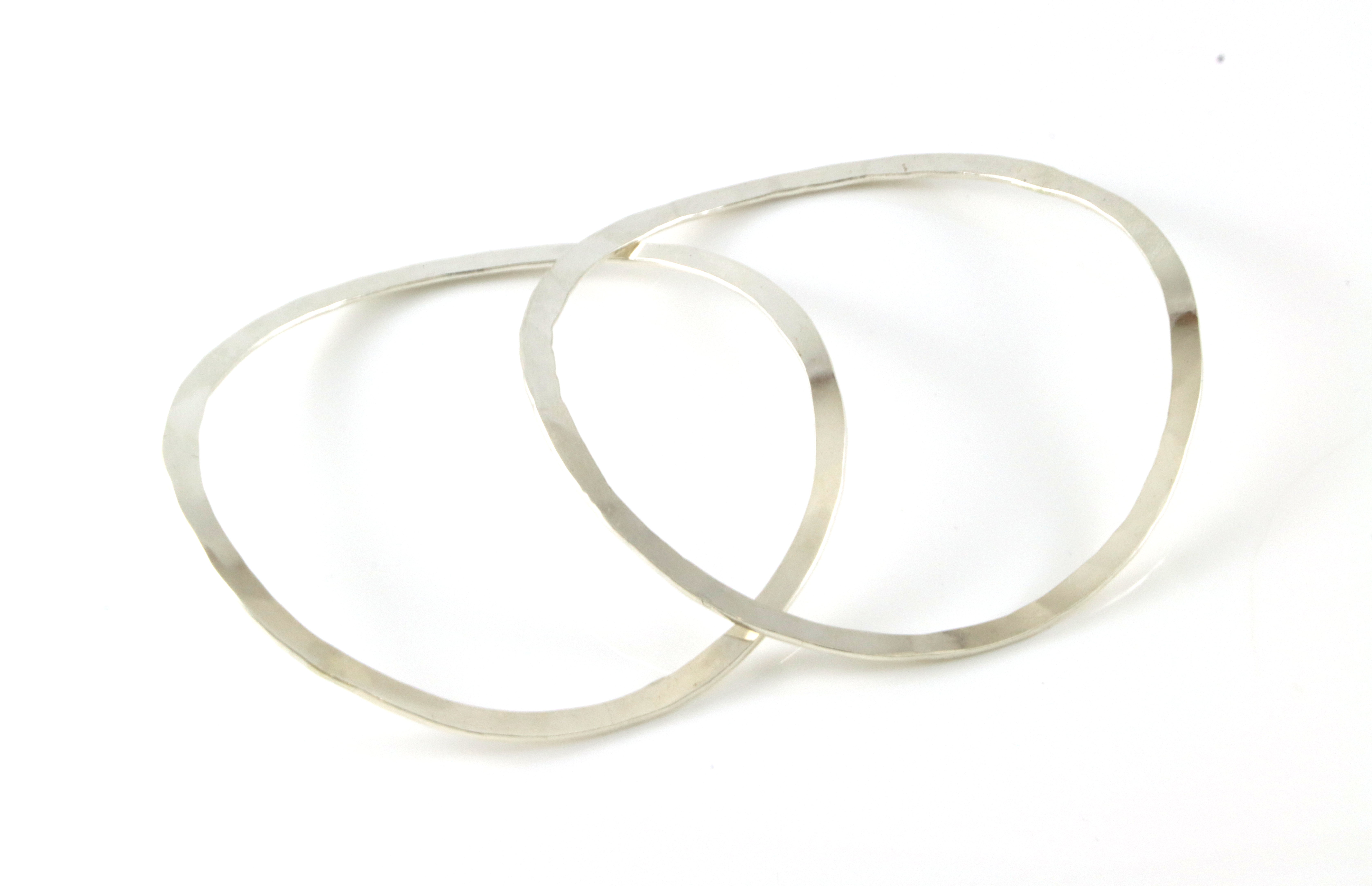 Sett med armringer. Owe Johansson, Sverige/Finland