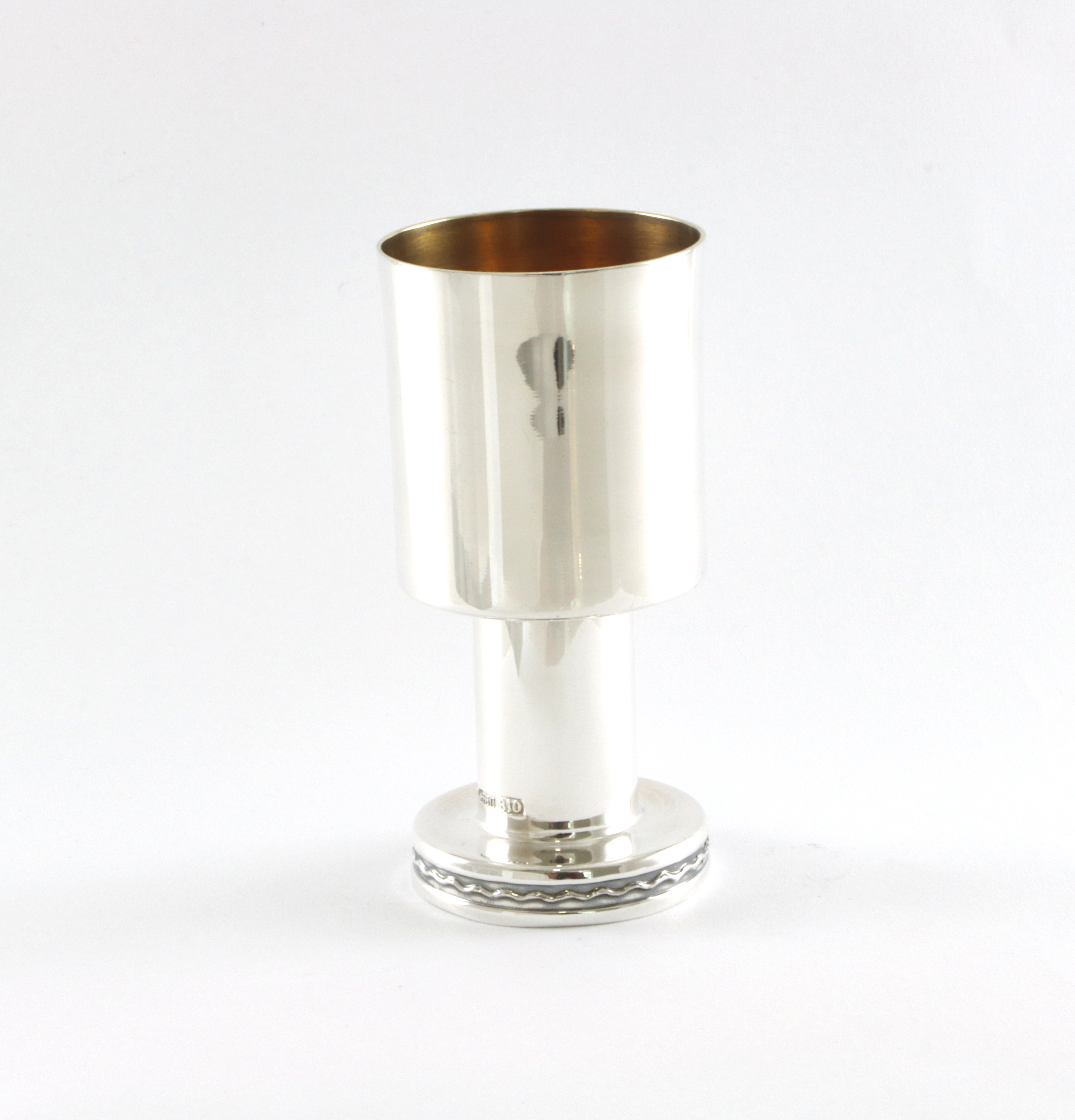 Lekker svensk design. Snapsbeger i 830 Sølv