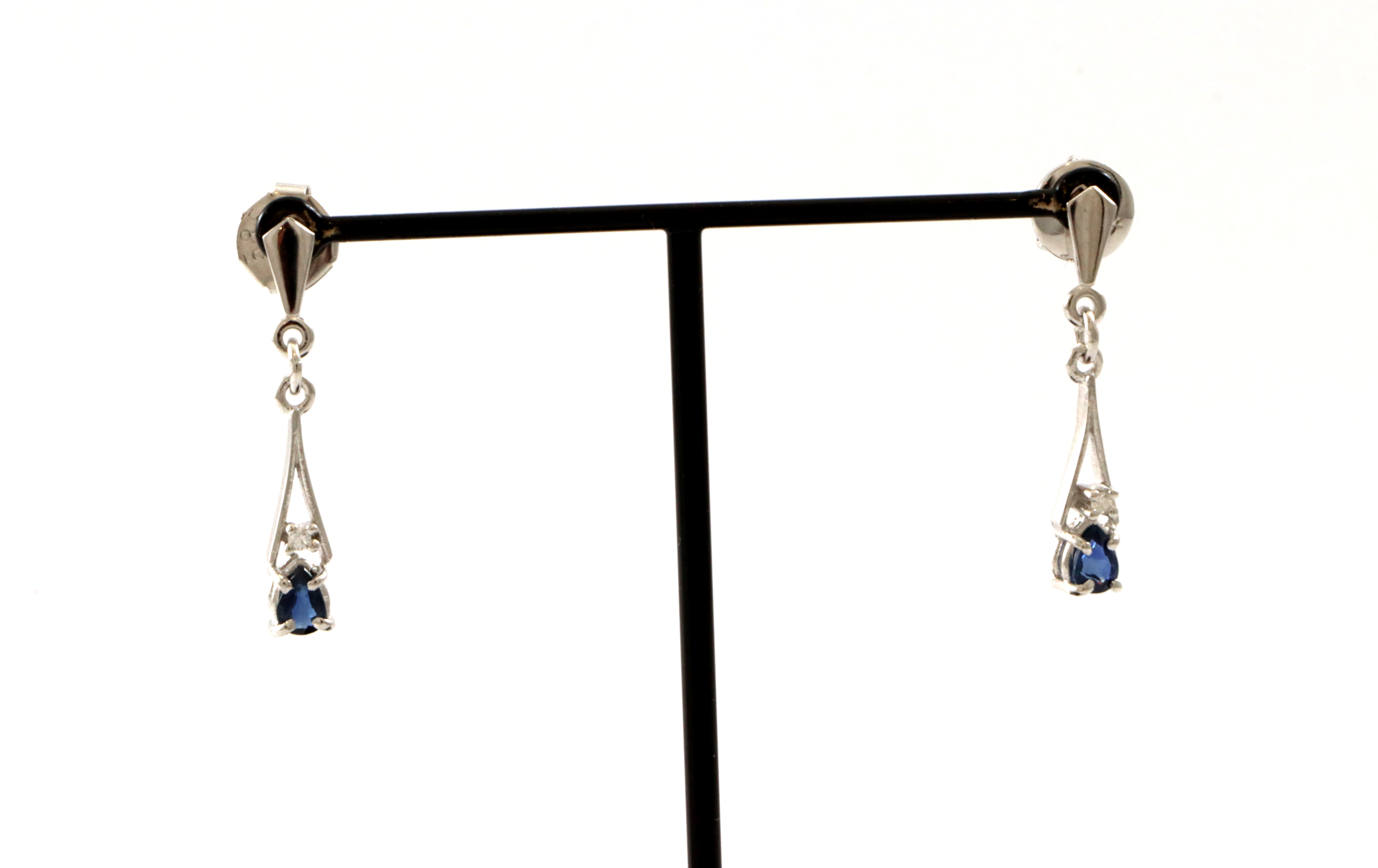 Øredobber med safirer og små diamanter