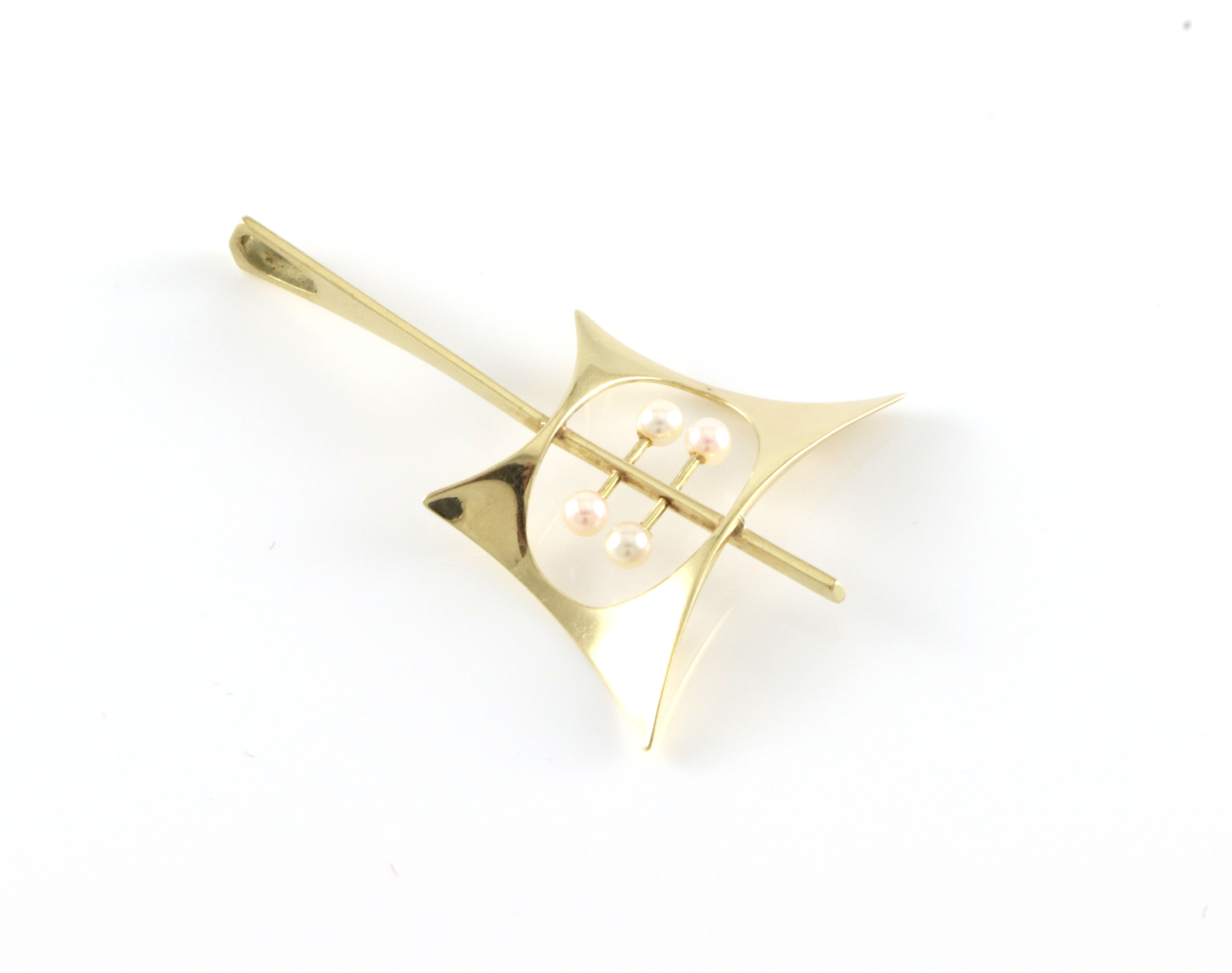 Modernistisk anheng med perler. Harsheim, Oslo