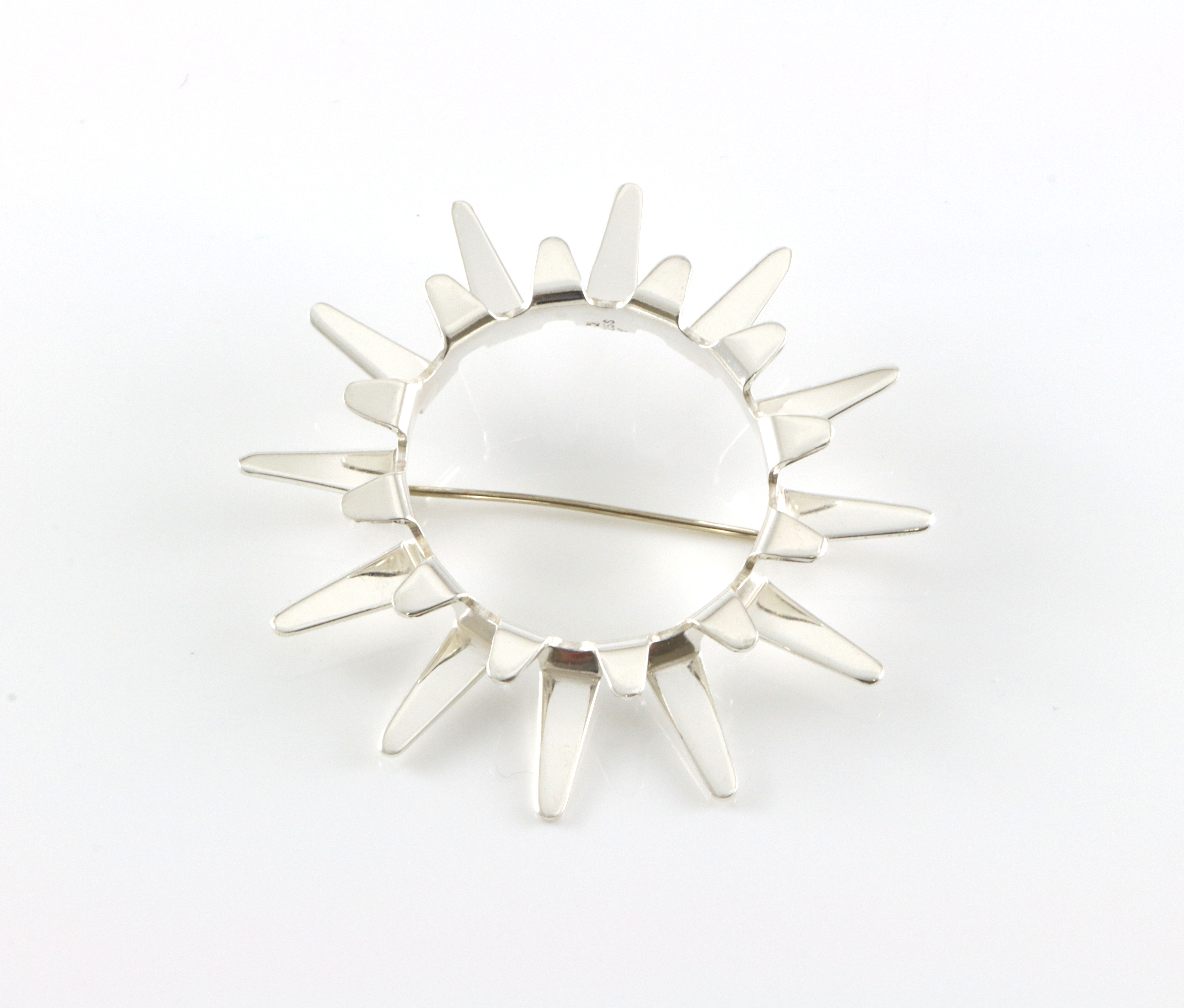 PLUS, "Sun" Tone Vigeland