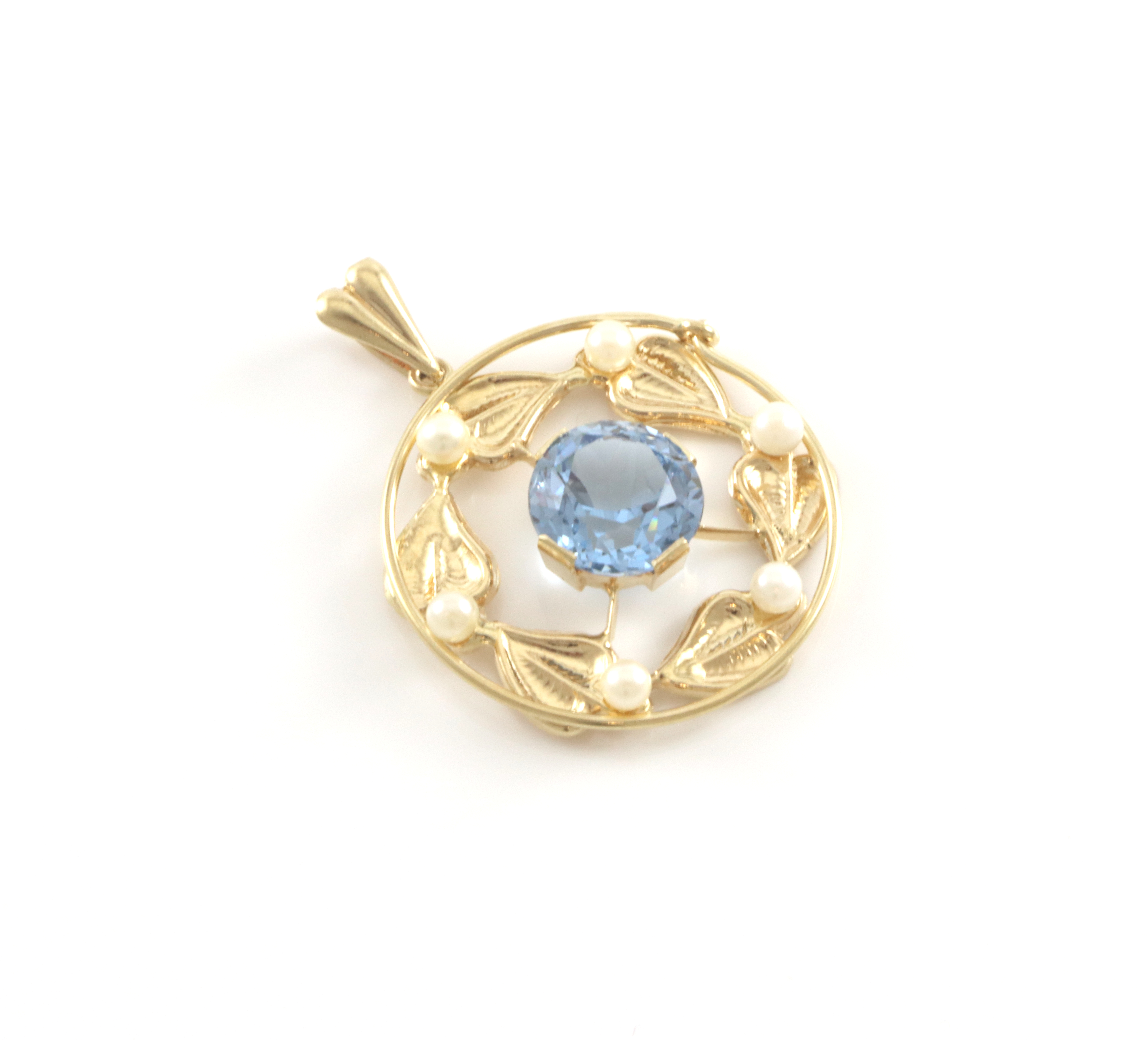 Nydelig anheng med perler og lyseblå stein. Homstvedt, Bergen