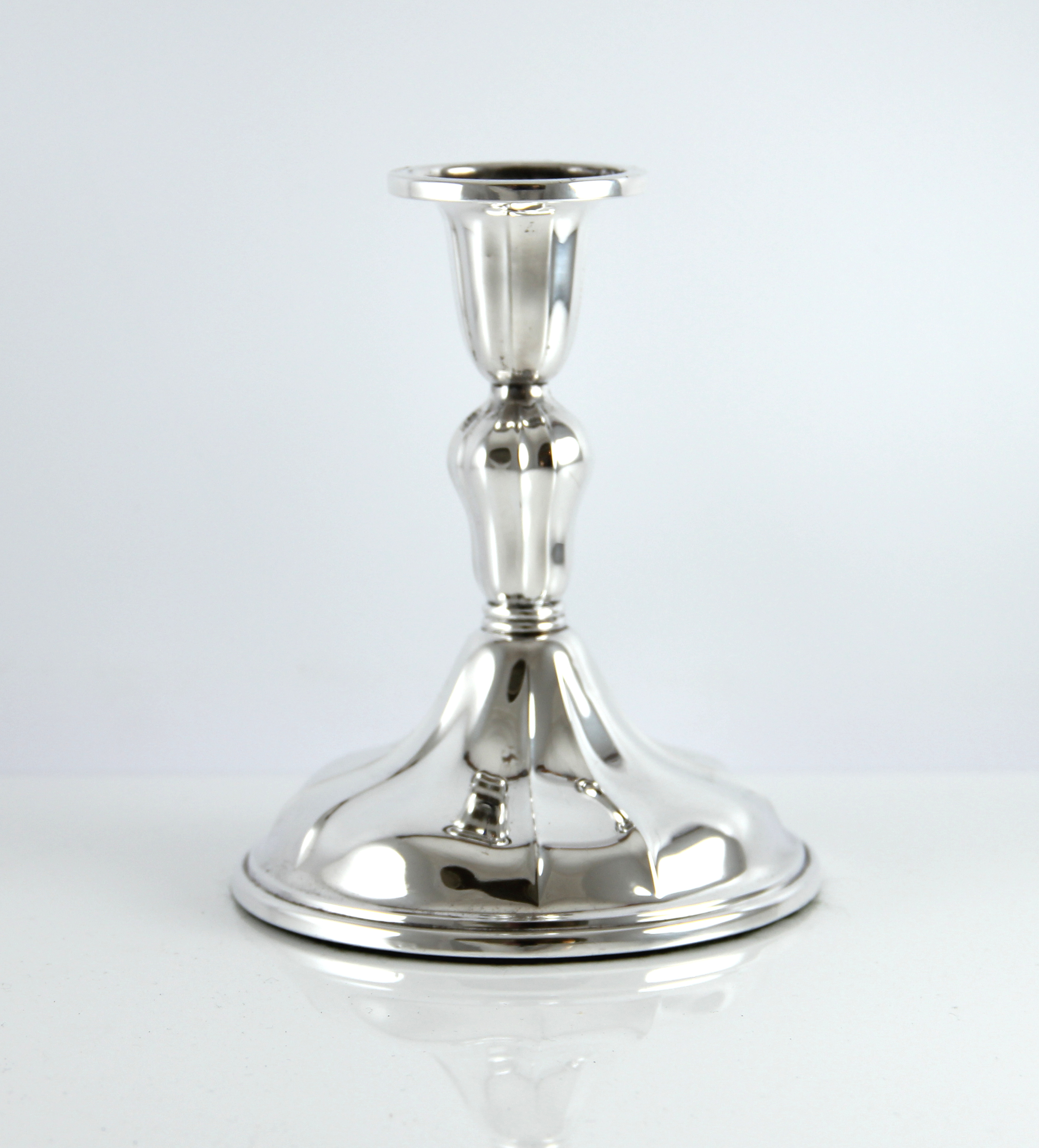 "Klassisk" lysestake i 830 sølv fra Th. Marthinsen