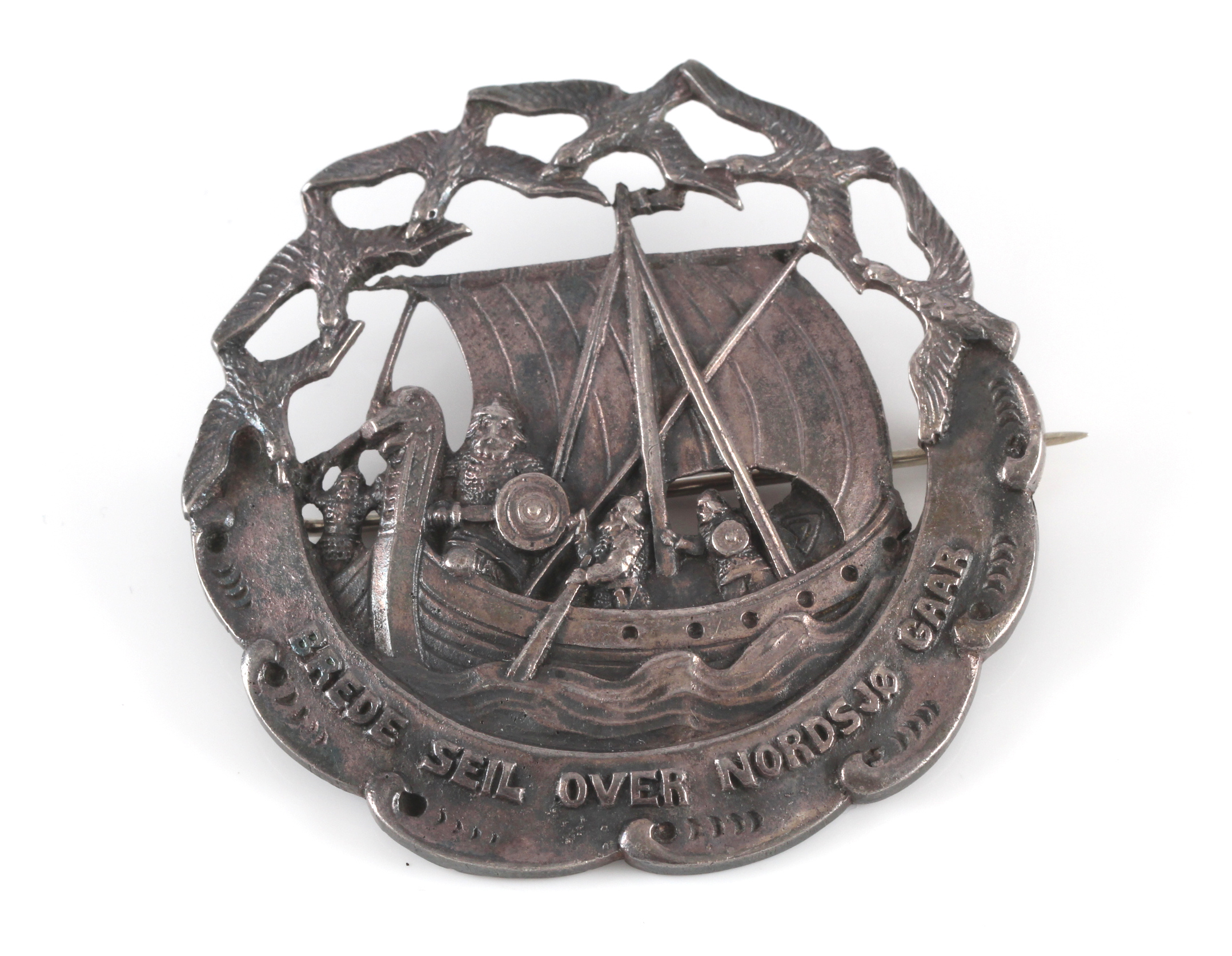 Nasjonalromantisk brosje i sølv