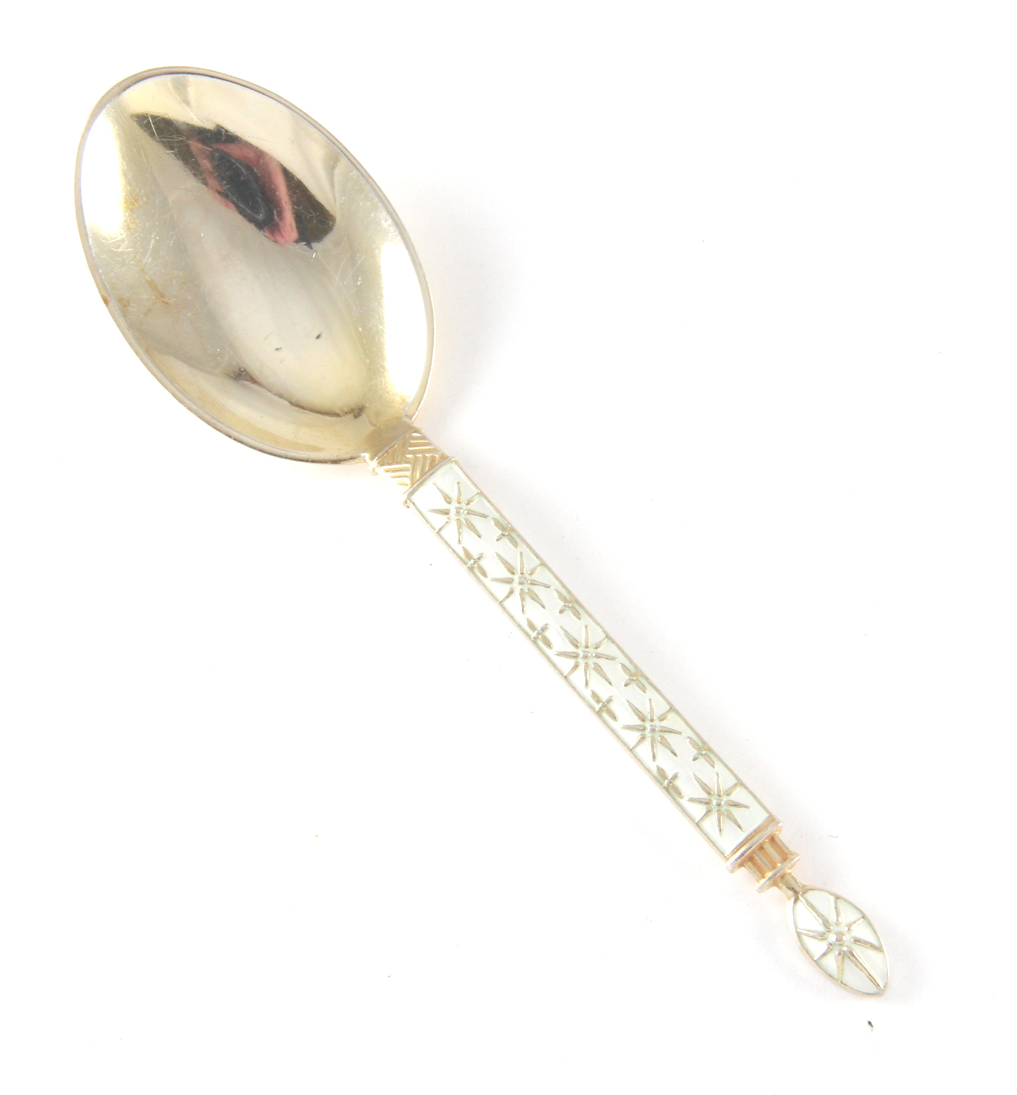 Emaljert dessertskje i sølv