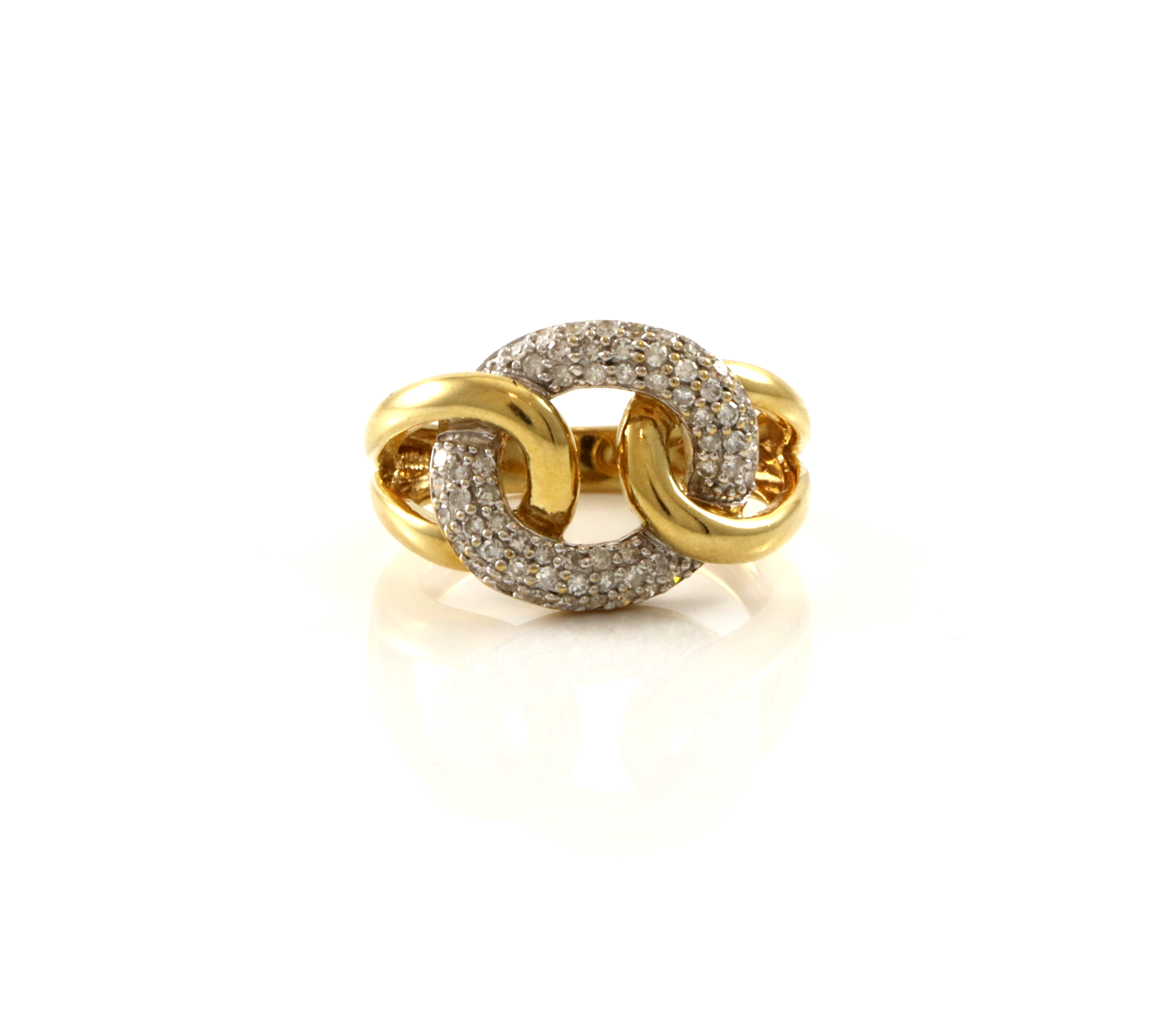 Pen ring med små diamanter på tot 0,50 ct