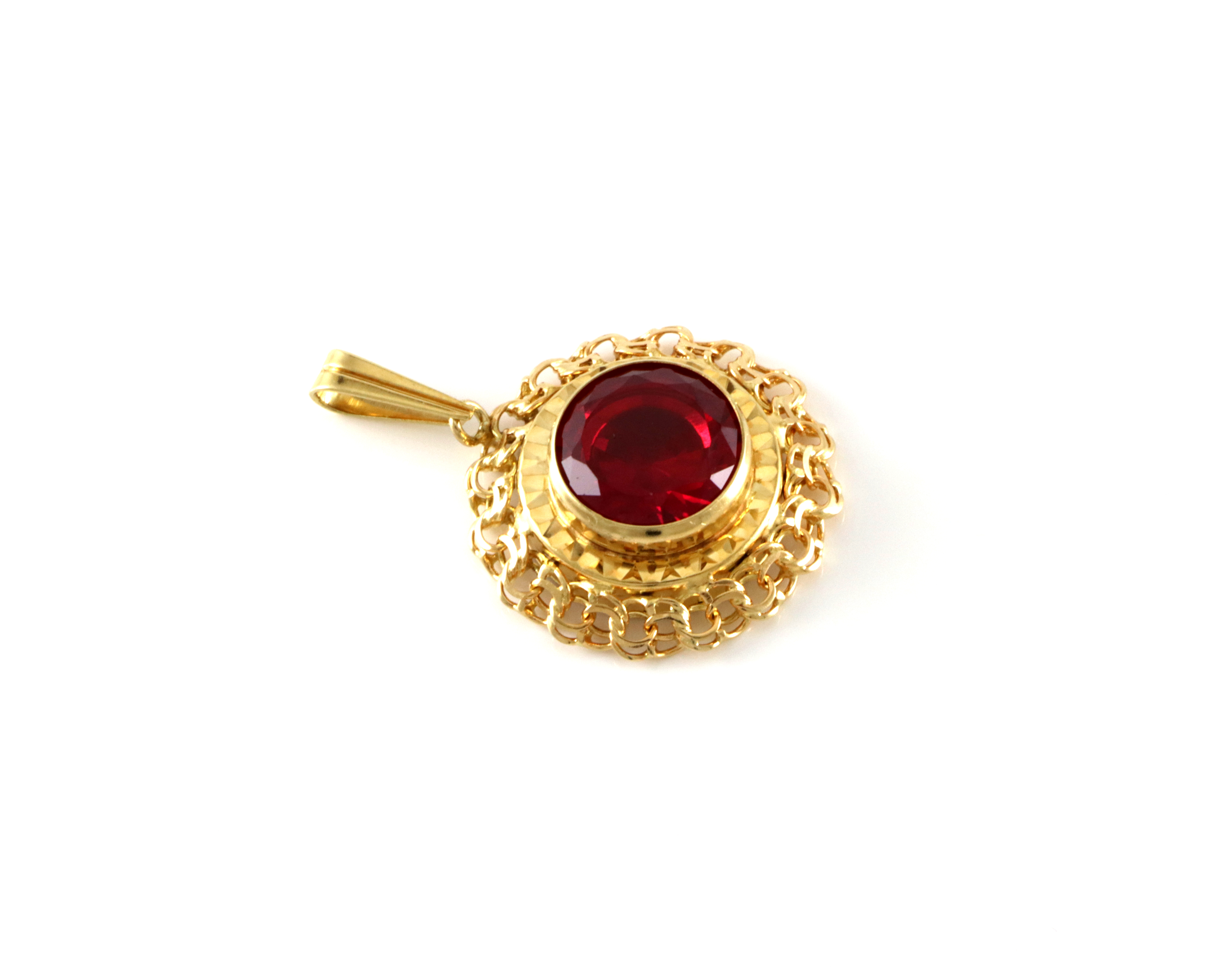 Bismarck anheng med rød stein fra Eric Christophersen, Sandnes