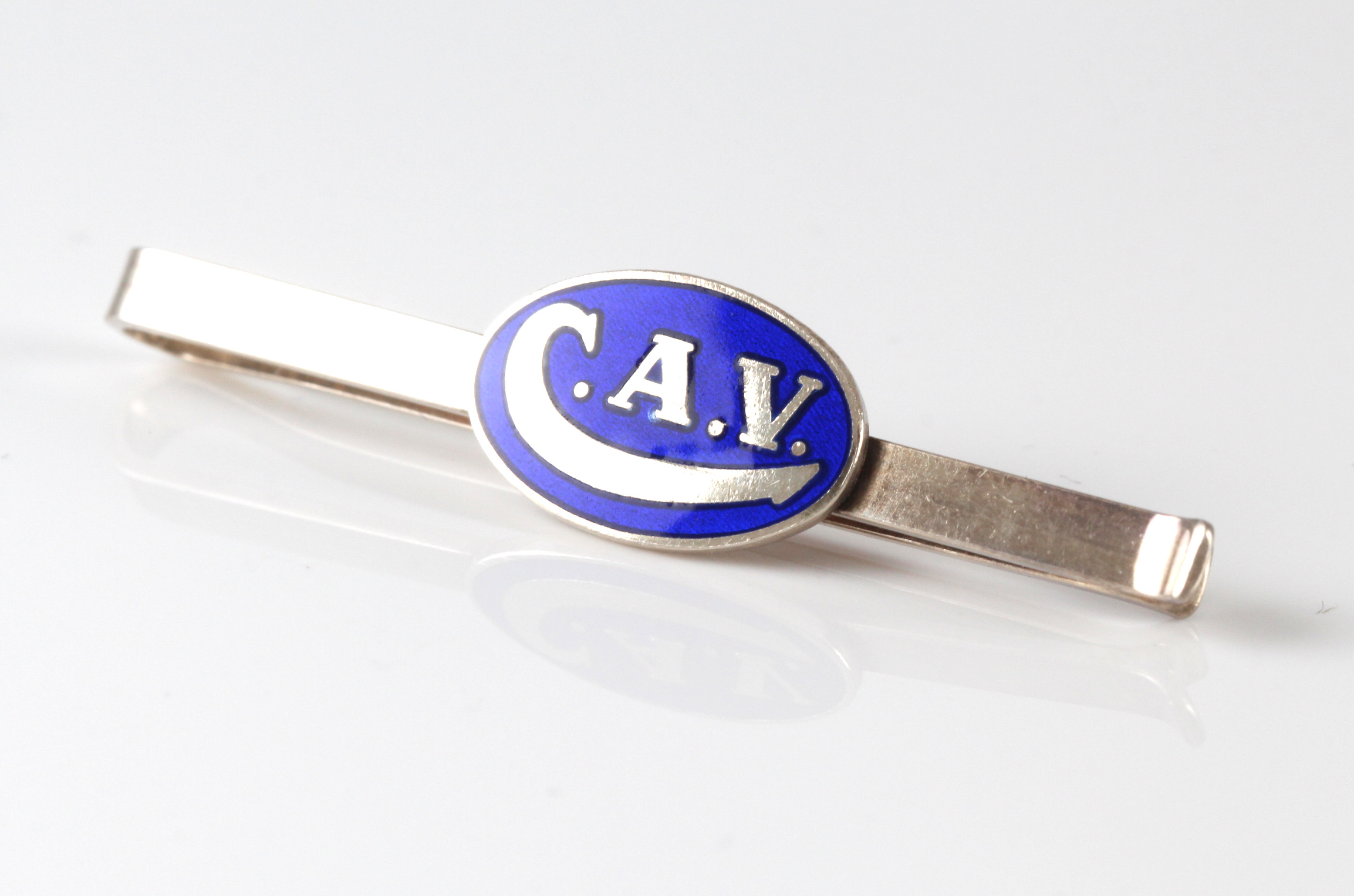 Emaljerte slipsnåler