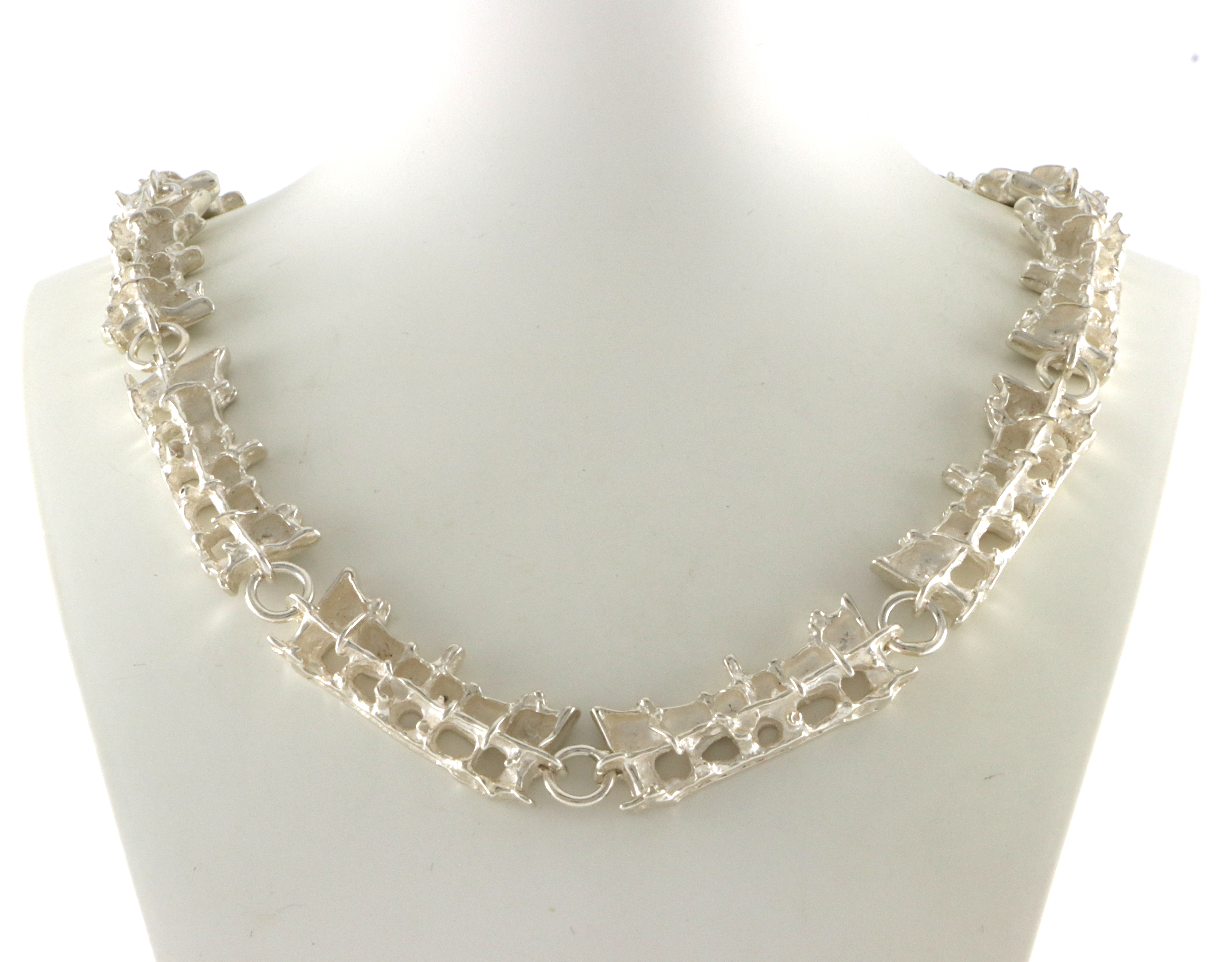 Juhls, designsmykker i sølv