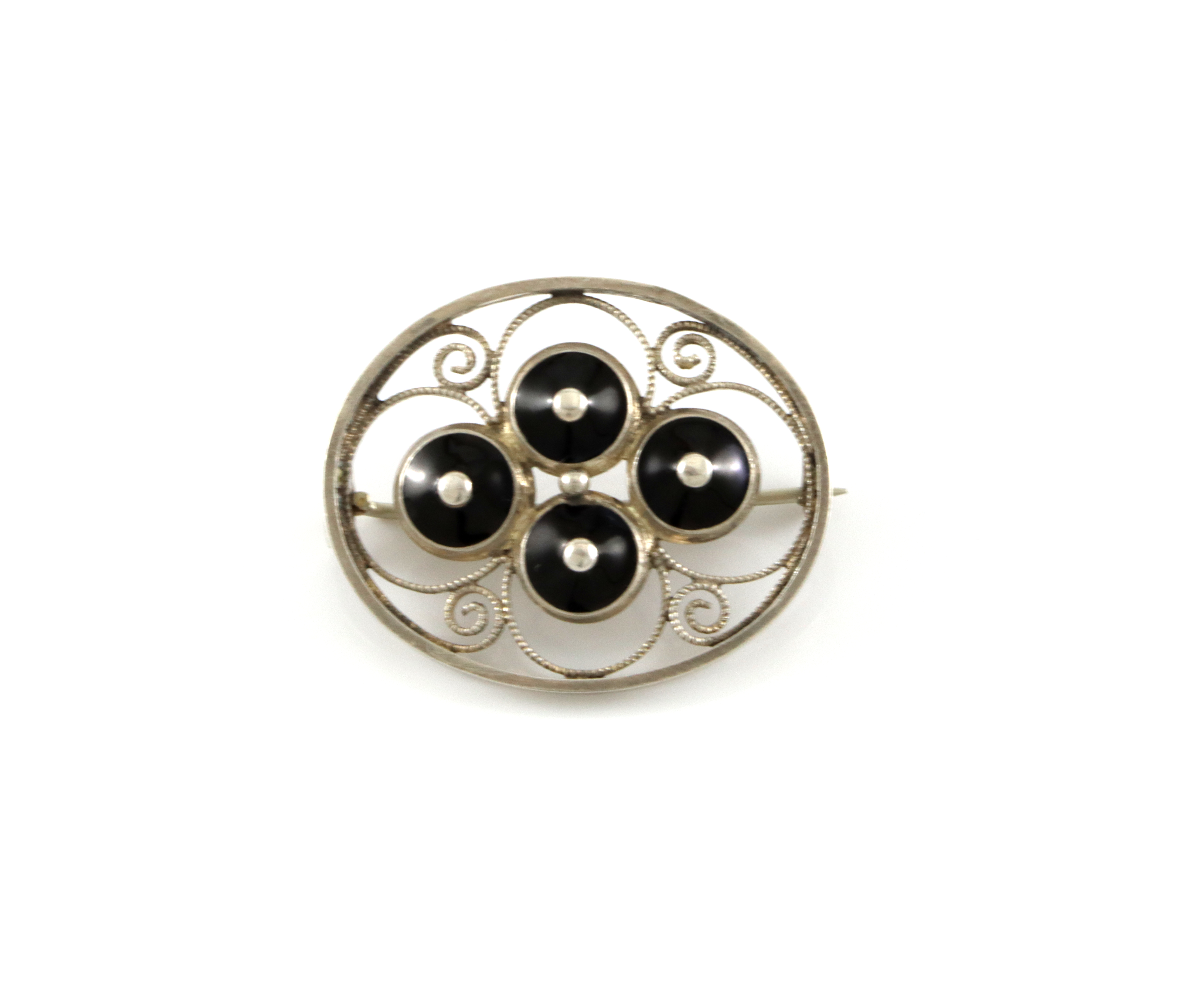 Emaljert brosje i sølv