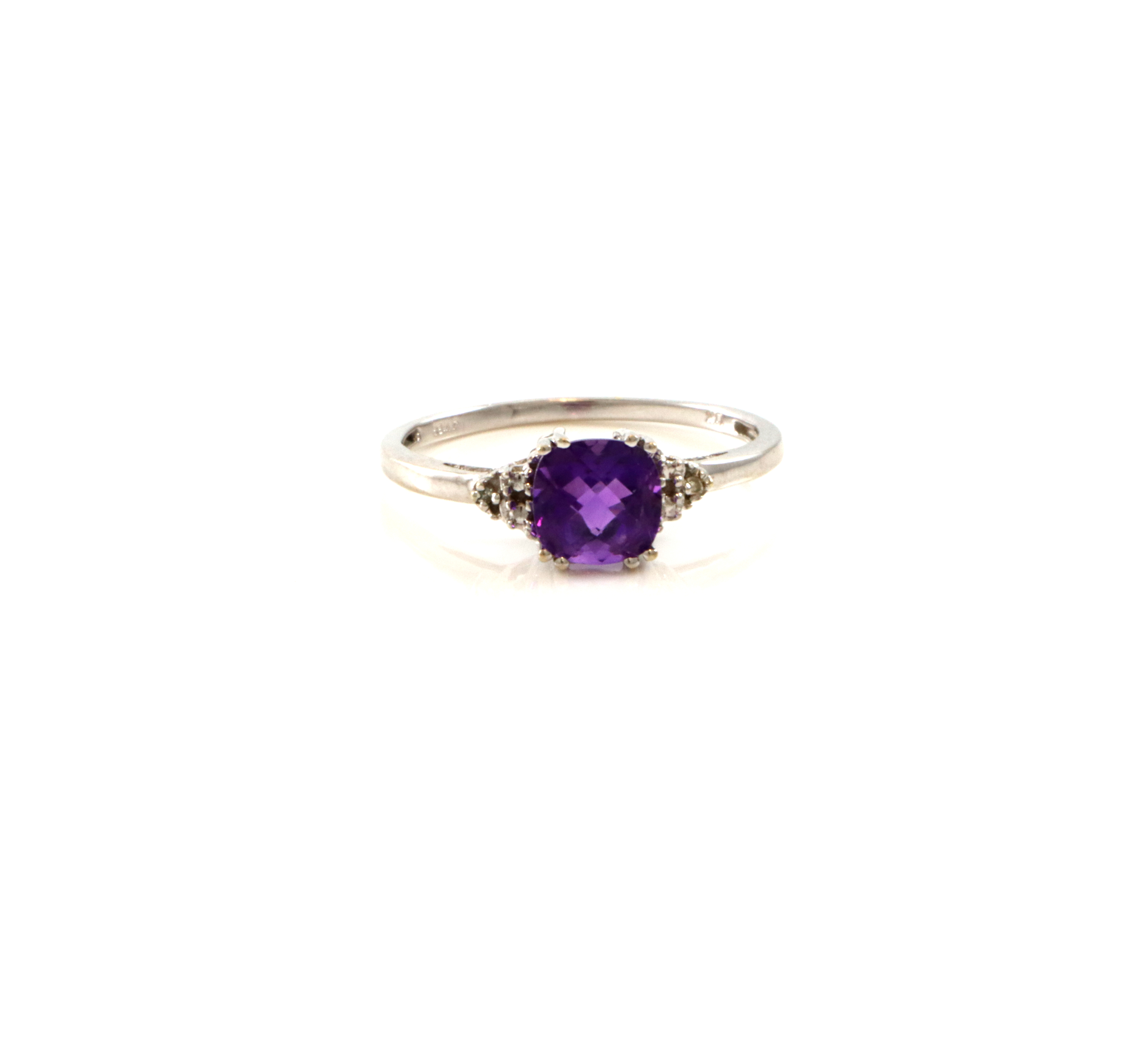 Moderne ring med ametyst og diamantsplinter. JWBR Jewelry