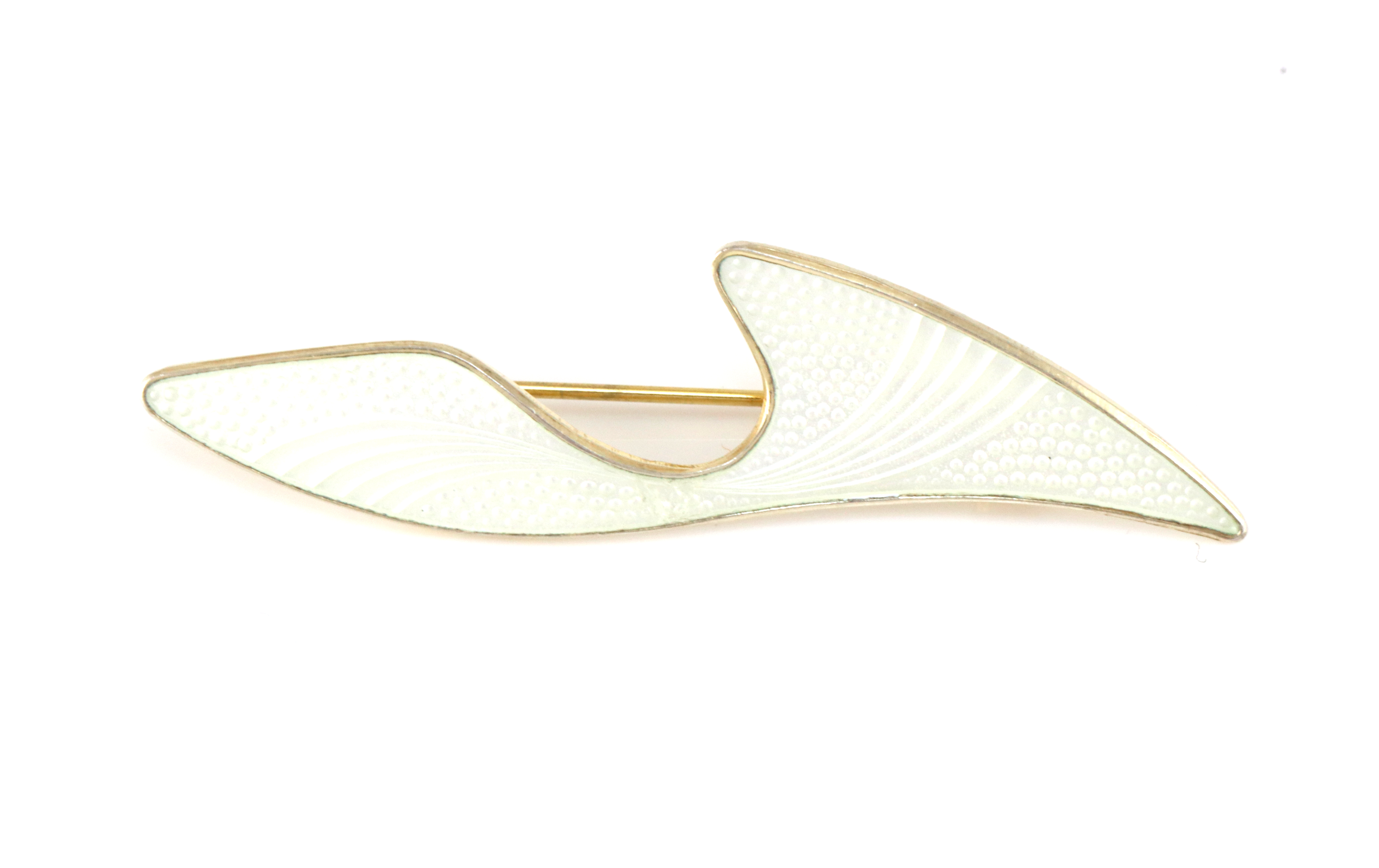 Emaljert brosje i sølv